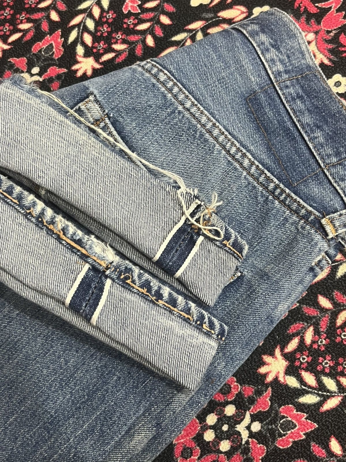 Levi's Vintage 60s Levi’s 501 Button No 6 Distressed Selvedge Jeans Size US 28 / EU 44 - 12 Thumbnail