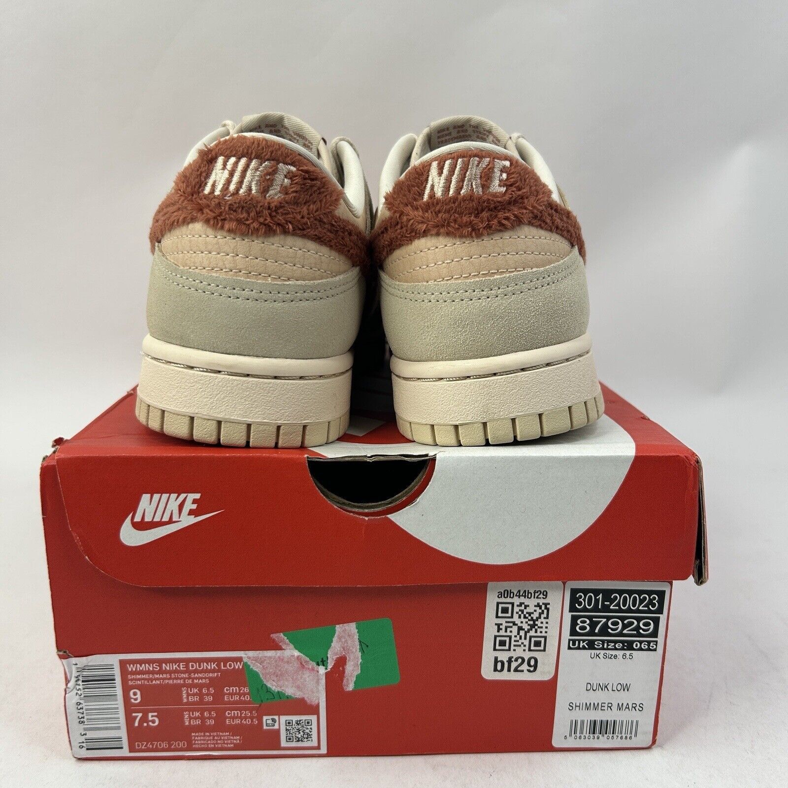 Nike Nike Dunk Low WMNS “Terry Swoosh" 2024 Size US 9 / IT 39 - 4 Thumbnail