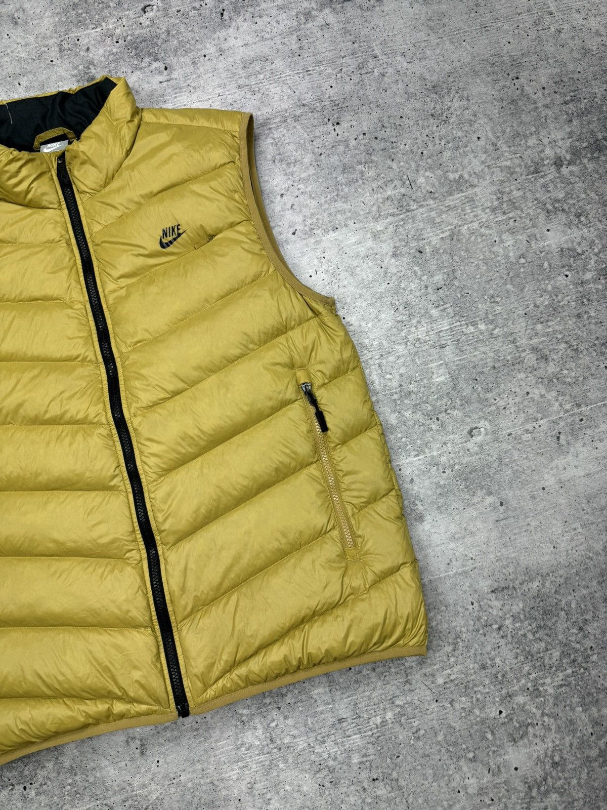 Nike Vintage Nike Y2K Style 90’s 700 Down Puffer Down Casual Vest Size US L / EU 52-54 / 3 - 3 Thumbnail