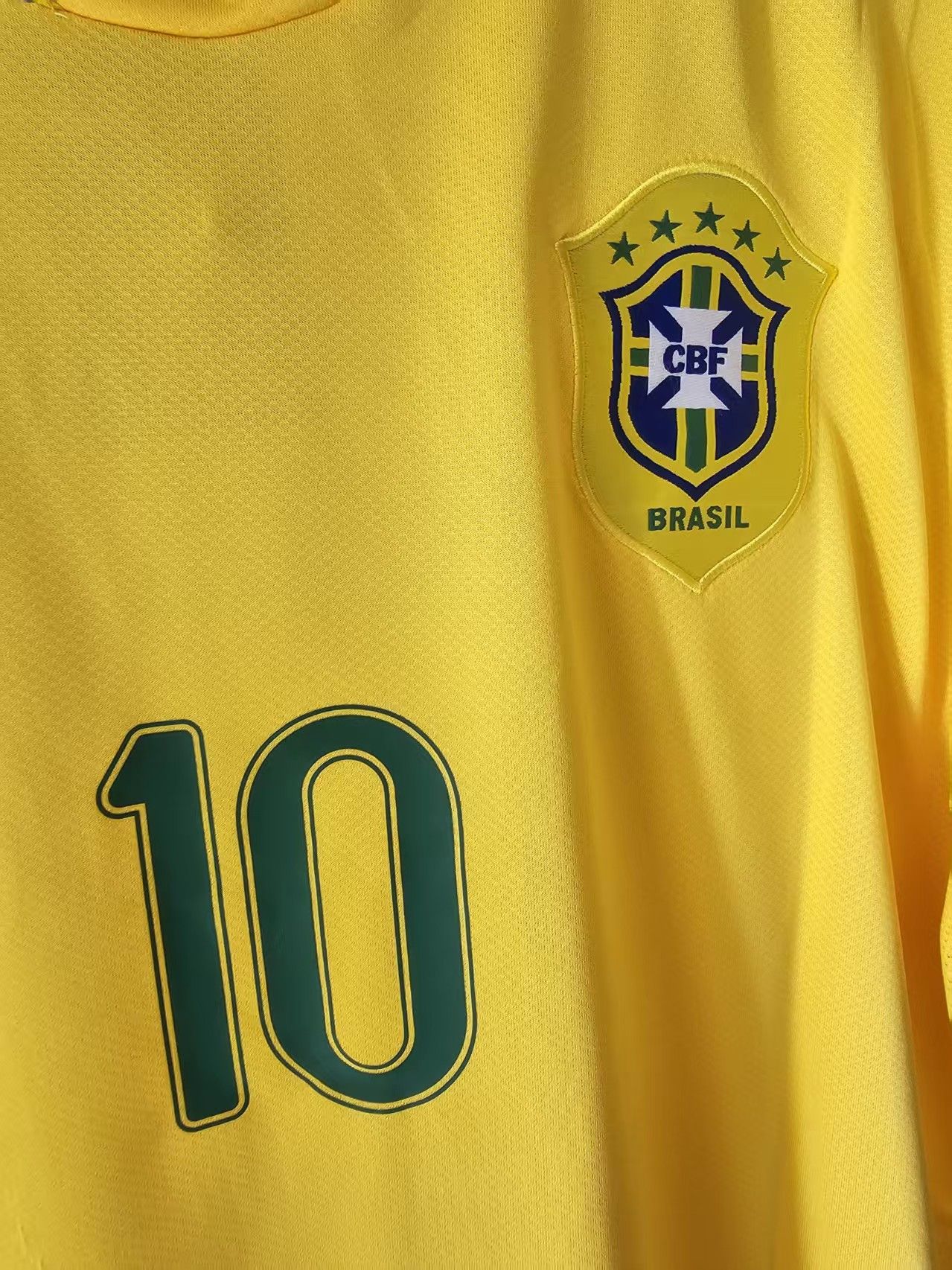 Other #10 Ronaldinho Jersey 2006 Brazil Home Size US XL / EU 56 / 4 - 4 Thumbnail