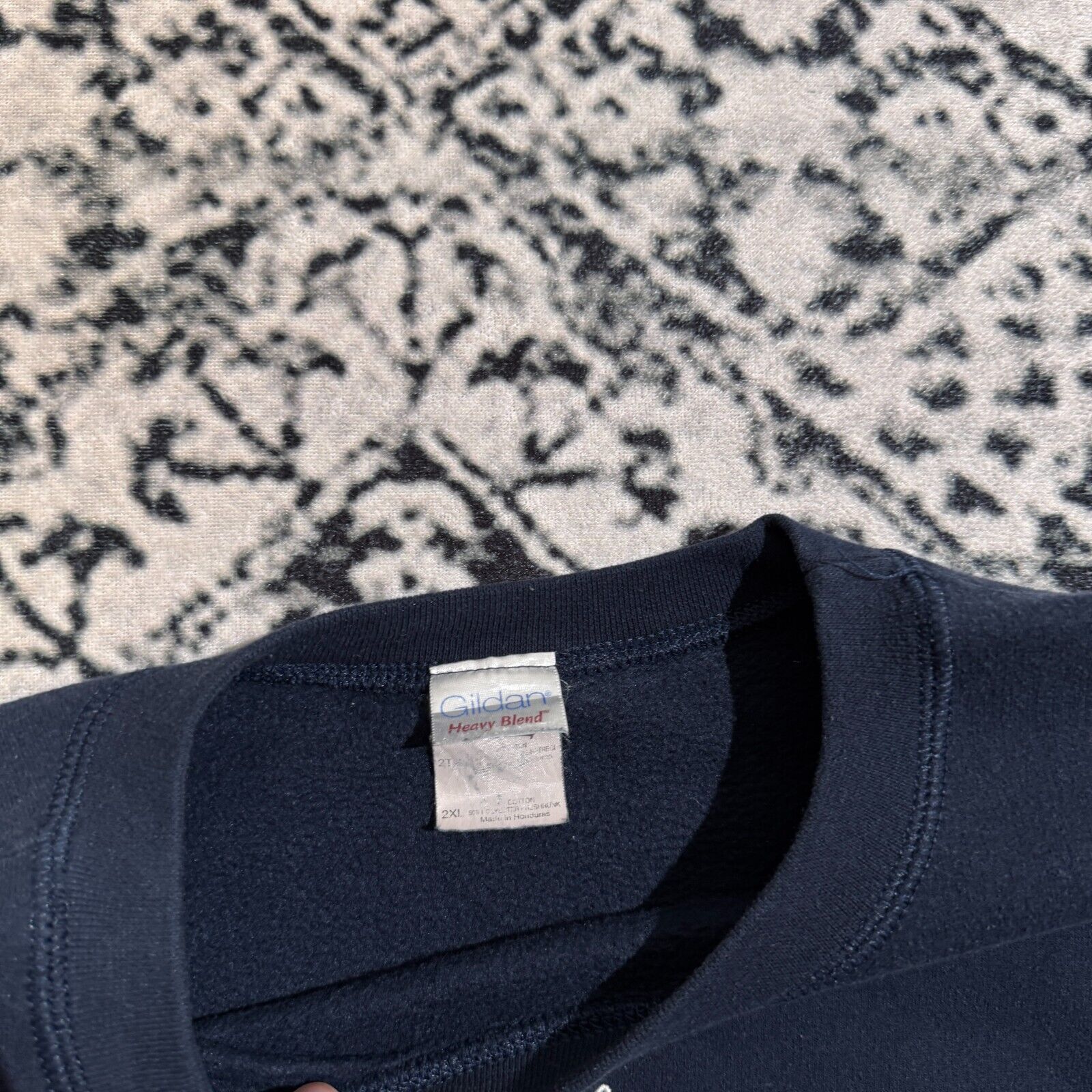 Gildan × Vintage Vintage Gildan Navy Cotton Crewneck Size L Y2K 90s Horse Size US L / EU 52-54 / 3 - 5 Thumbnail
