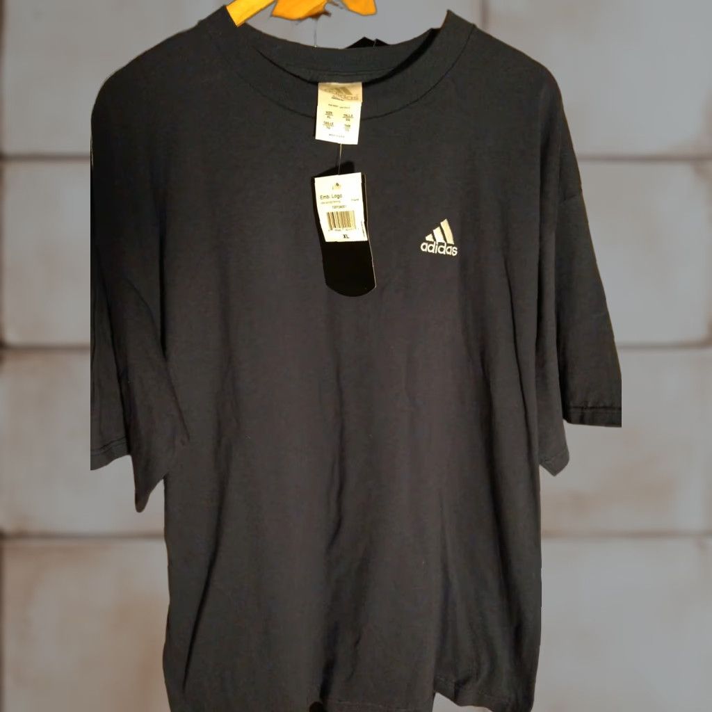 Adidas VINTAGE Adidas Indigo Crew Neck TShirt XL Size Made in USA Embroidered Logo United States Men Activewear casual Athleisure USA 90s? Size US XL / EU 56 / 4 - 1 Thumbnail