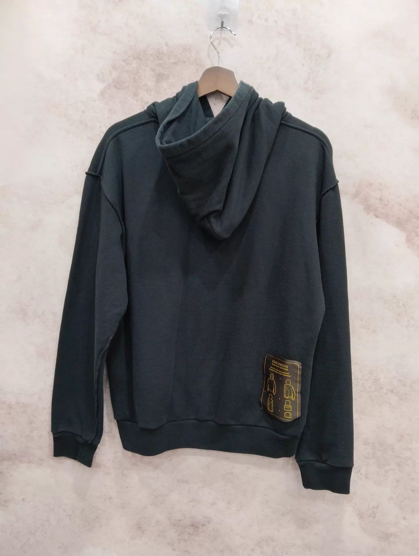 Louis Vuitton LV Black Logo Letter Hoodie L Size US L / EU 52-54 / 3 - 2 Thumbnail