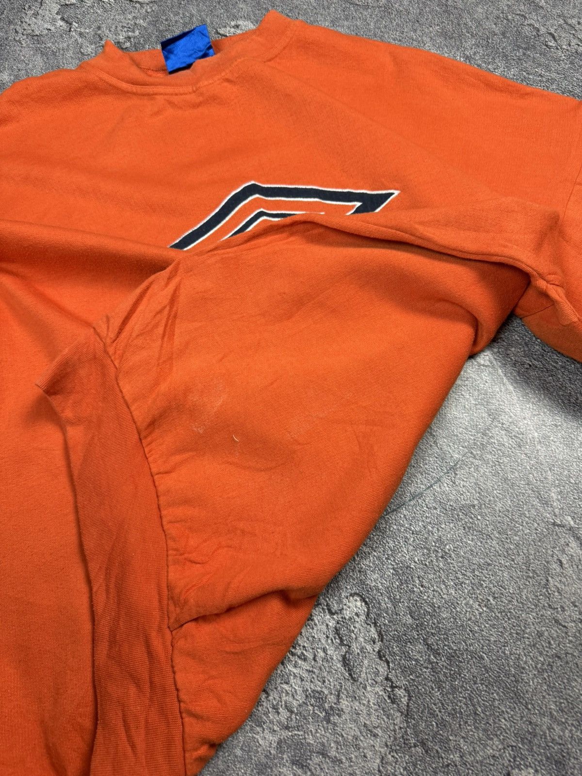 Umbro Vintage 90s Umbro Orange Crewneck Boxy Fit Spell Out Sweat Size US XXL / EU 58 / 5 - 7 Thumbnail