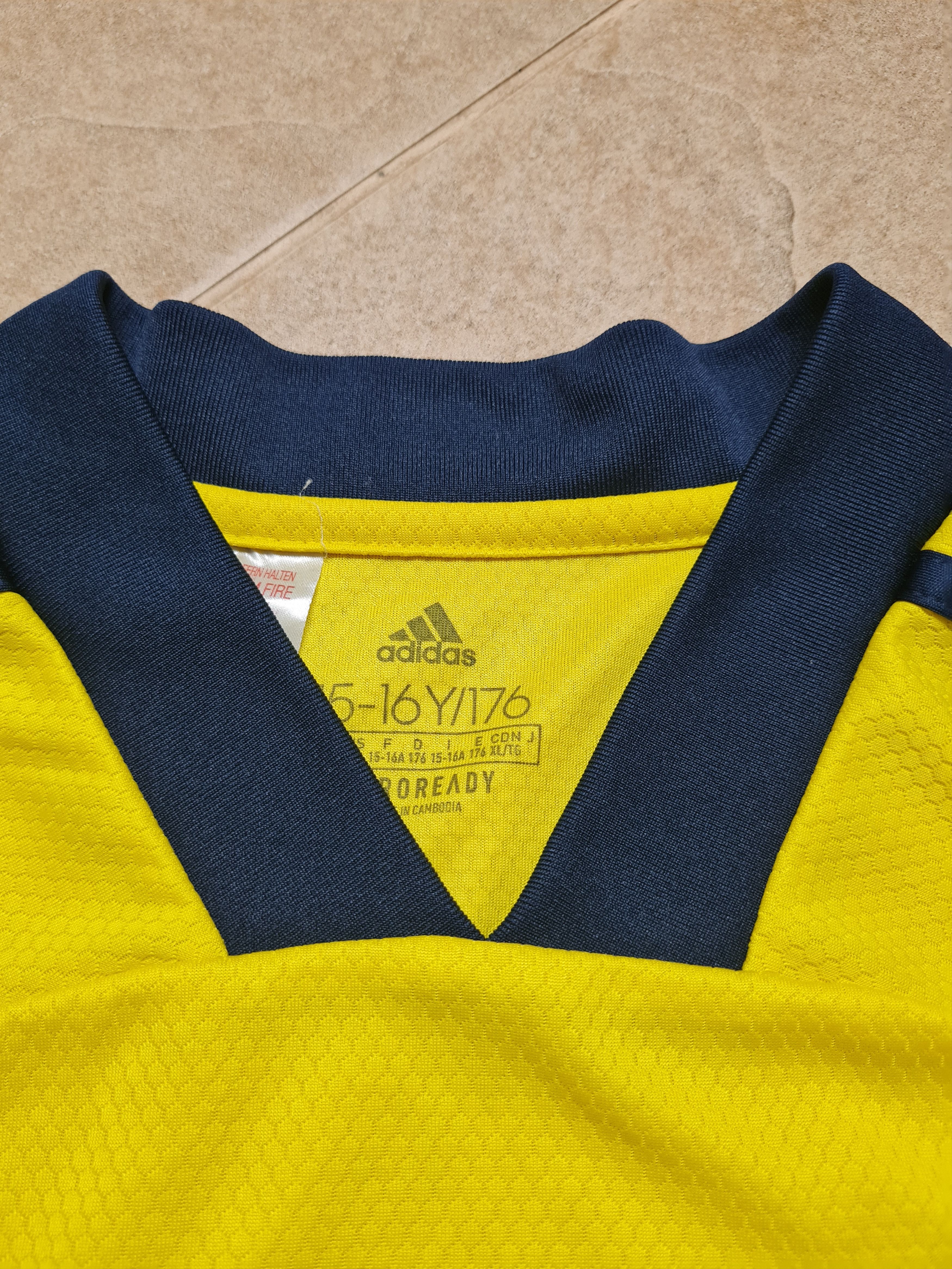 Adidas Sweden 2020-2021 Home Football Adidas Shirt Camiseta FH7613 Size US S / EU 44-46 / 1 - 19 Thumbnail