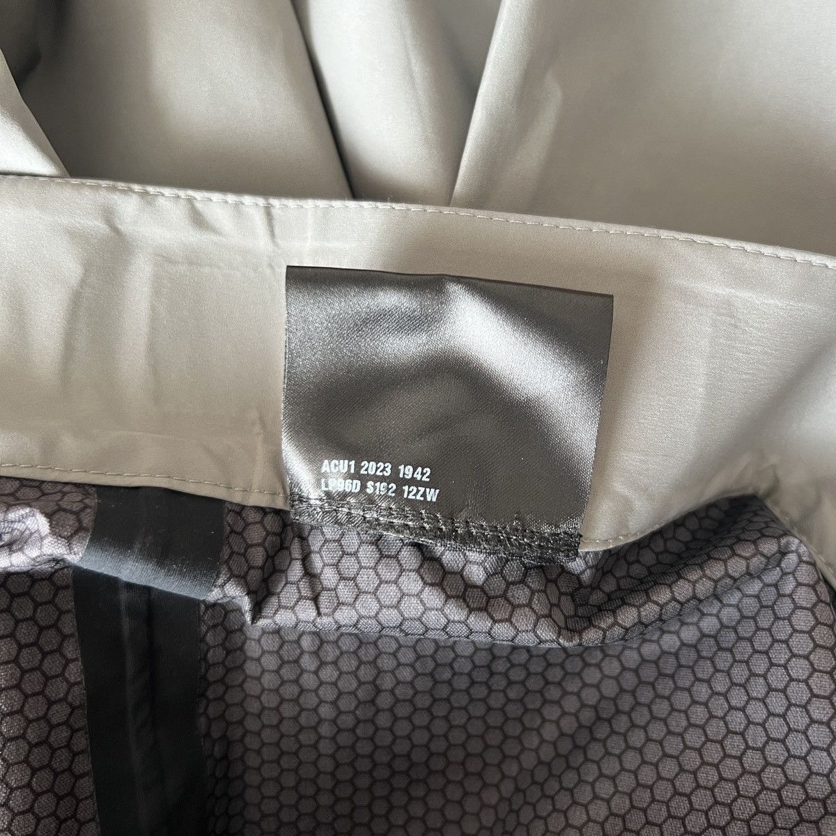 Prada 🔥🔥 Prada Luna Rossa Extreme-Tex Nylon Pants Size US 38 / EU 54 - 8 Thumbnail