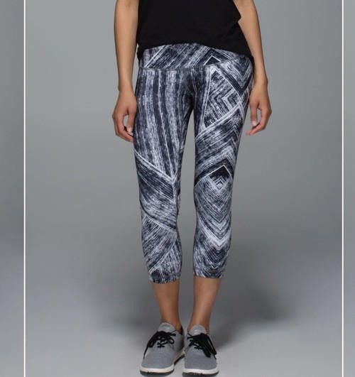 Designer Women’s Lululemon Wunder Under Crop II White Black Sz 6 Size 28" / US 6 / IT 42 - 1 Thumbnail