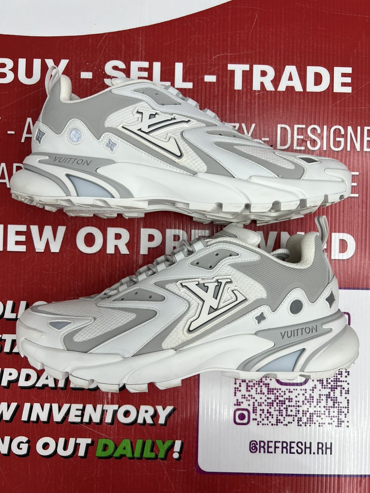 Louis Vuitton Louis Vuitton Tatic Sneaker White Grey LV9 US10.5 Size US 10.5 / EU 43-44 - 2 Thumbnail