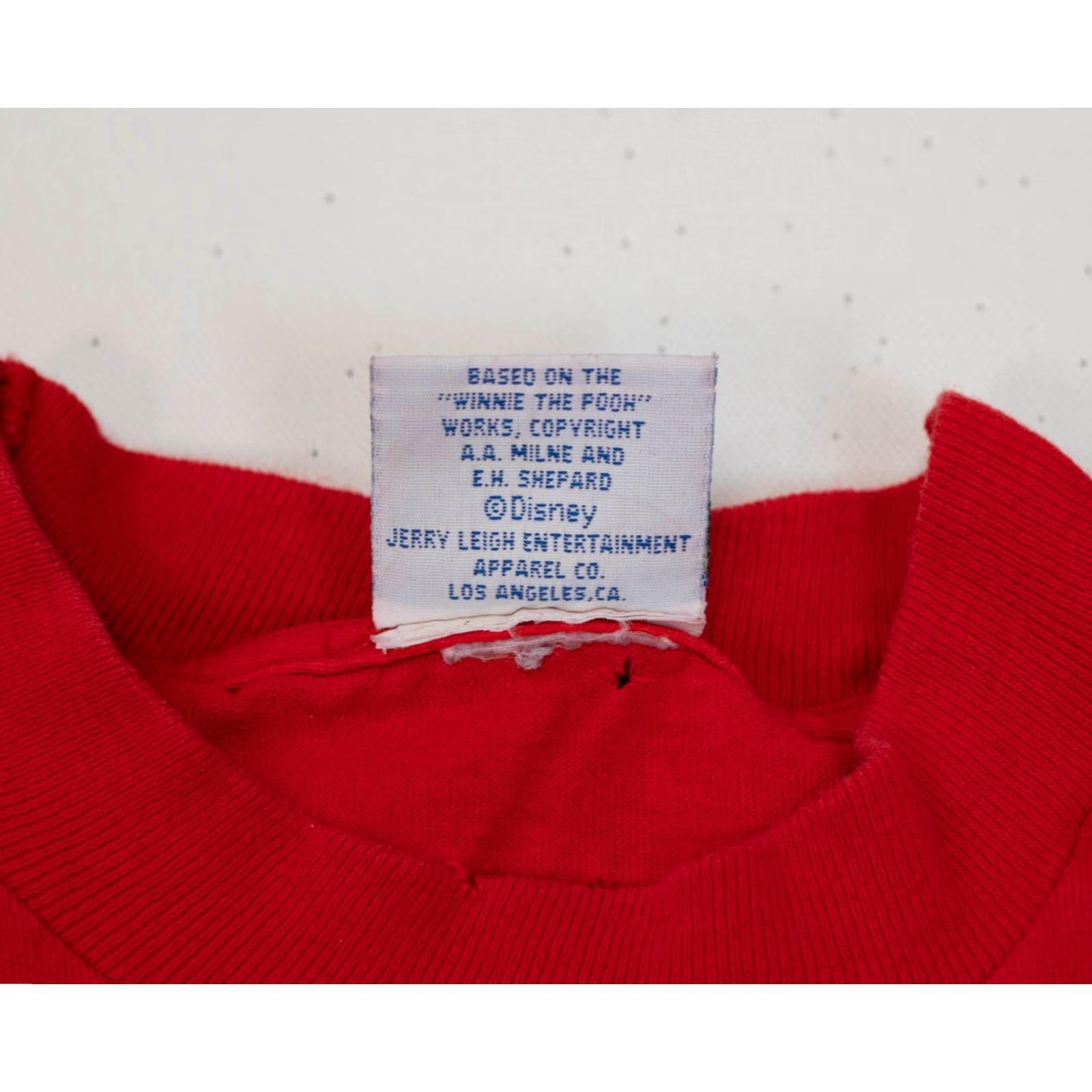 Disney VINTAGE Disney Tee Hundred Acre Friends L T-Shirt 90s Winnie the Pooh Tigger Piglet Gray Red Crew Neck Mens L Size US L / EU 52-54 / 3 - 5 Thumbnail