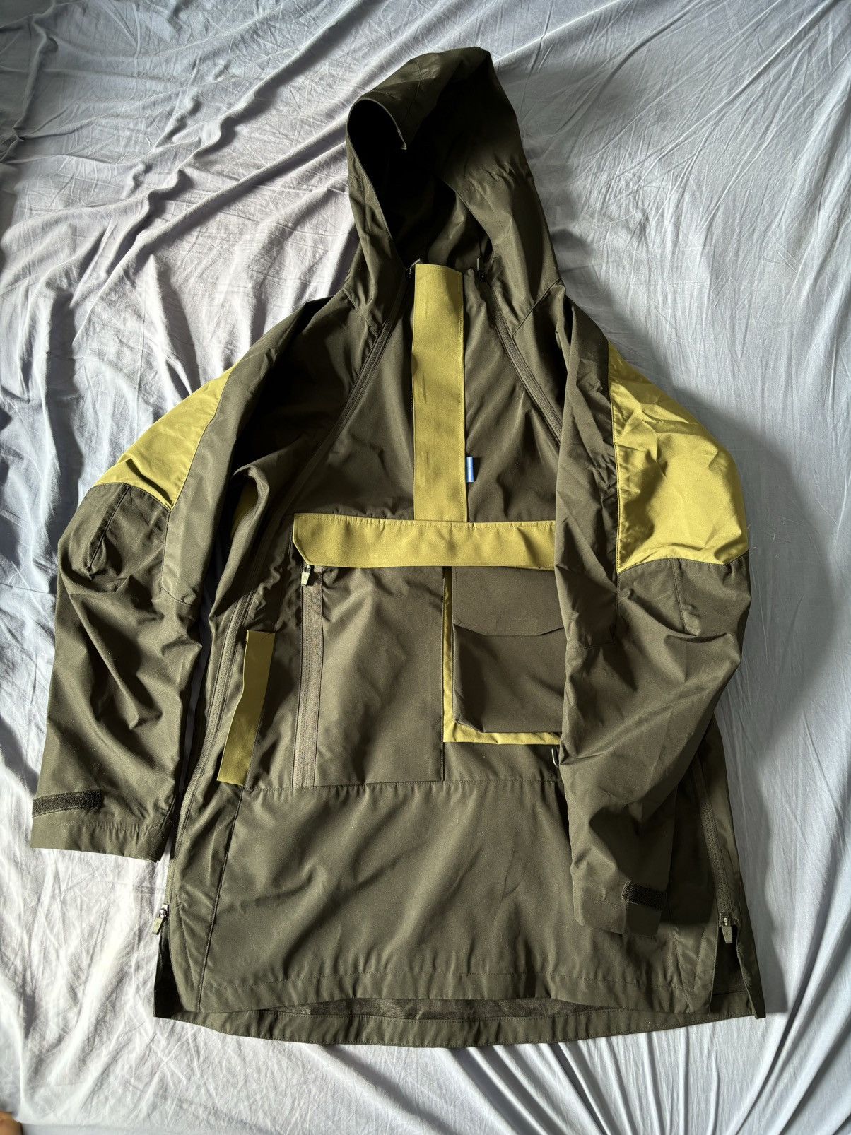 Reindee Lusion Outdoor waterproof spliced jacket Size US L / EU 52-54 / 3 - 1 Thumbnail