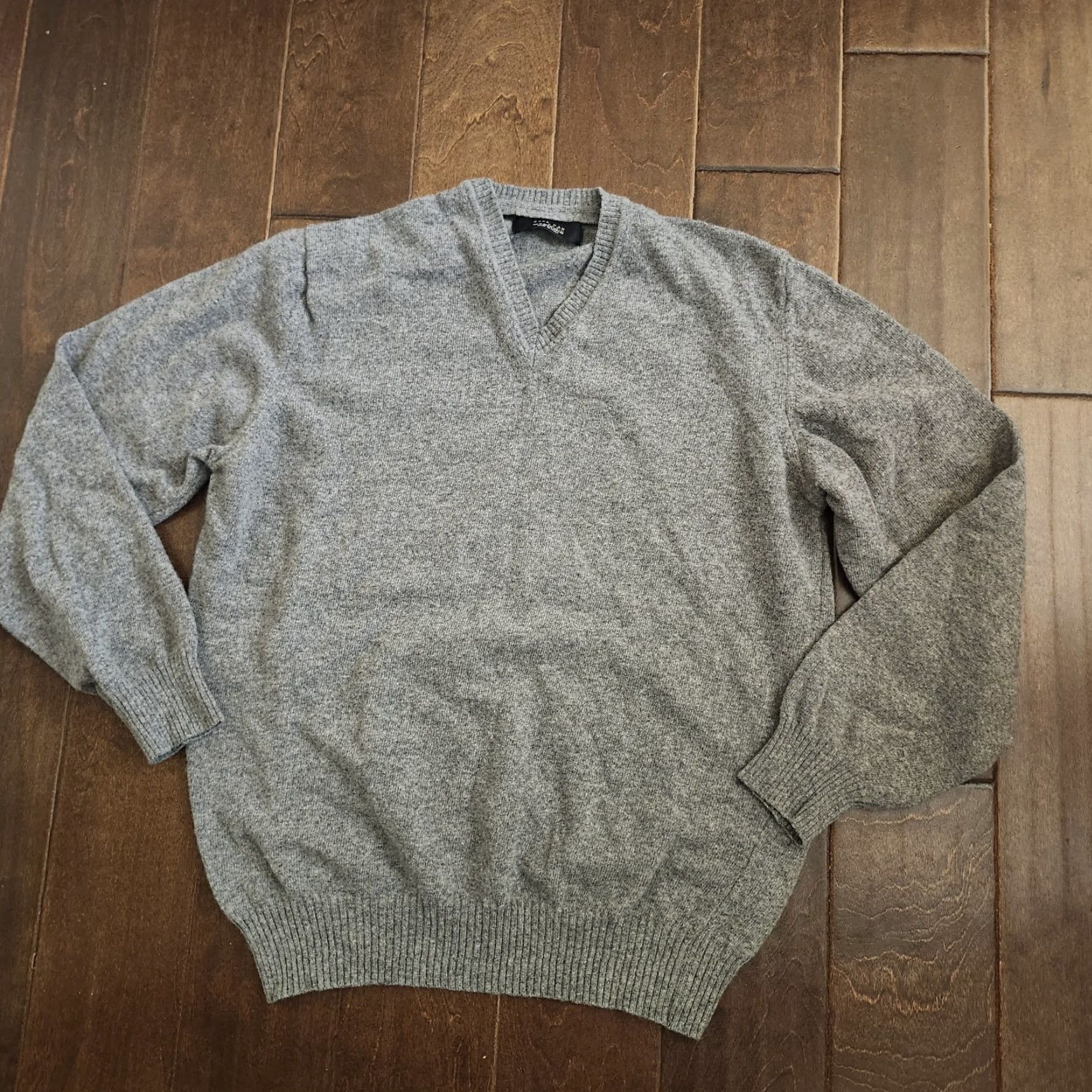 Zara Zara Man Basic Mens Gray Wool V Neck Sweater Pullover XL Wool V-Neck Mens Gray Knit Pullover XL Size US XL / EU 56 / 4 - 2 Thumbnail