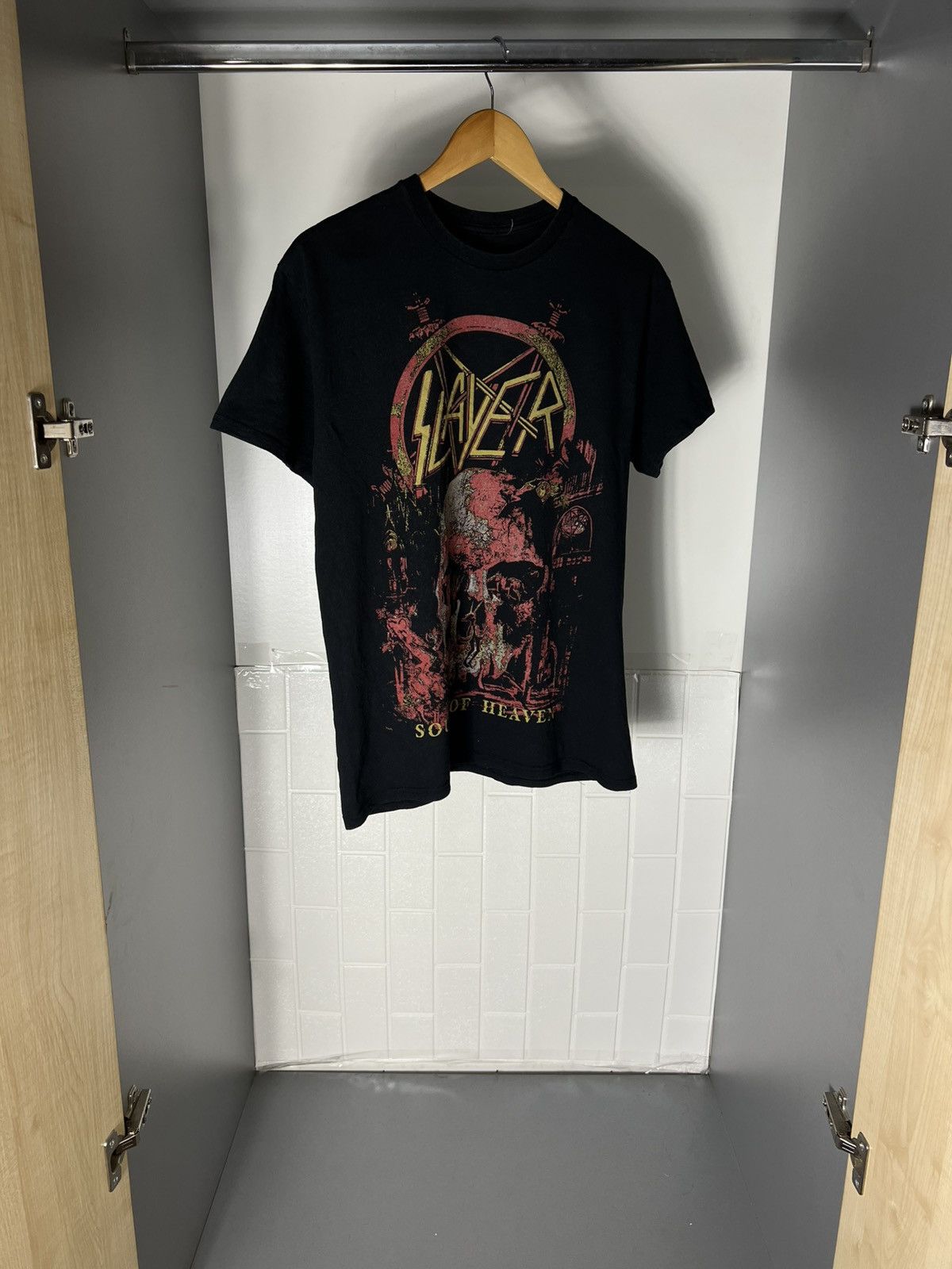 Band Tees VINTAGE SLAYER WORLD TOUR ROCK T-SHIRT METAL RETRO Y2K 90s Size US M / EU 48-50 / 2 - 4 Thumbnail
