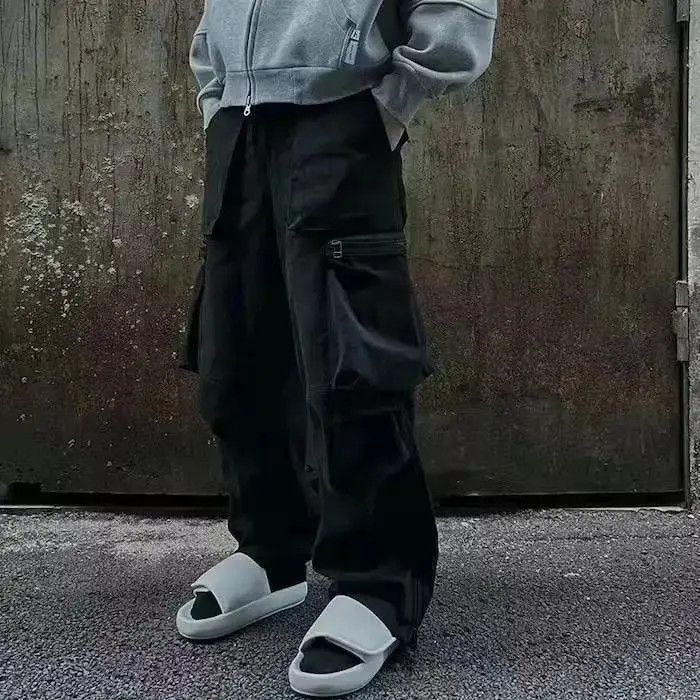 Japanese Brand Black Color Multi-pockets Y2K Cargo Pants Men Size US 32 / EU 48 - 2 Thumbnail