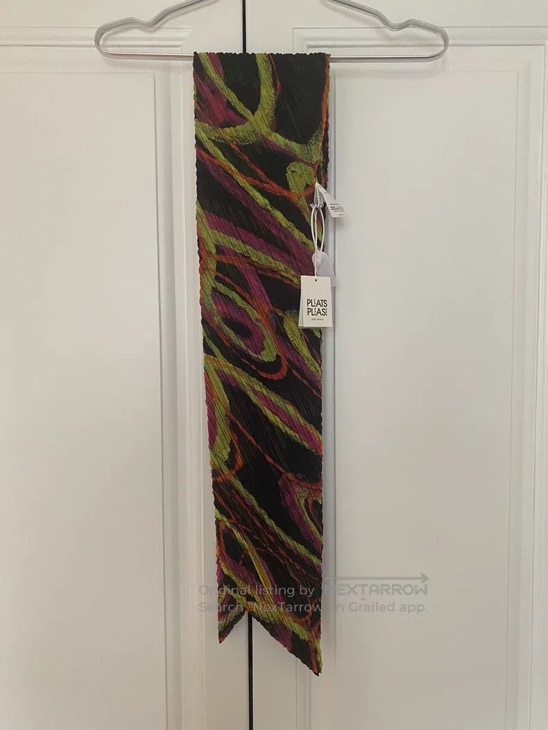 Issey Miyake Issey Miyake Printed pleated scarf shawl silk scarf Size ONE SIZE - 2 Thumbnail