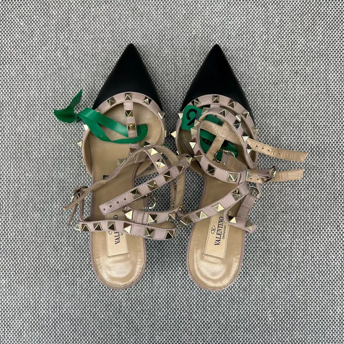 Valentino Valentino Rockstud Heels 39 Worn Once New Boxed Size US 8.5 / IT 38.5 - 6 Thumbnail