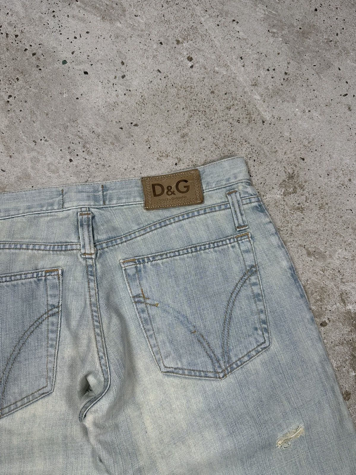 Dolce & Gabbana Vintage 2000s Dolce & Gabbana Flare Distressed Denim Pants Size 32" / US 10 / IT 46 - 19 Thumbnail