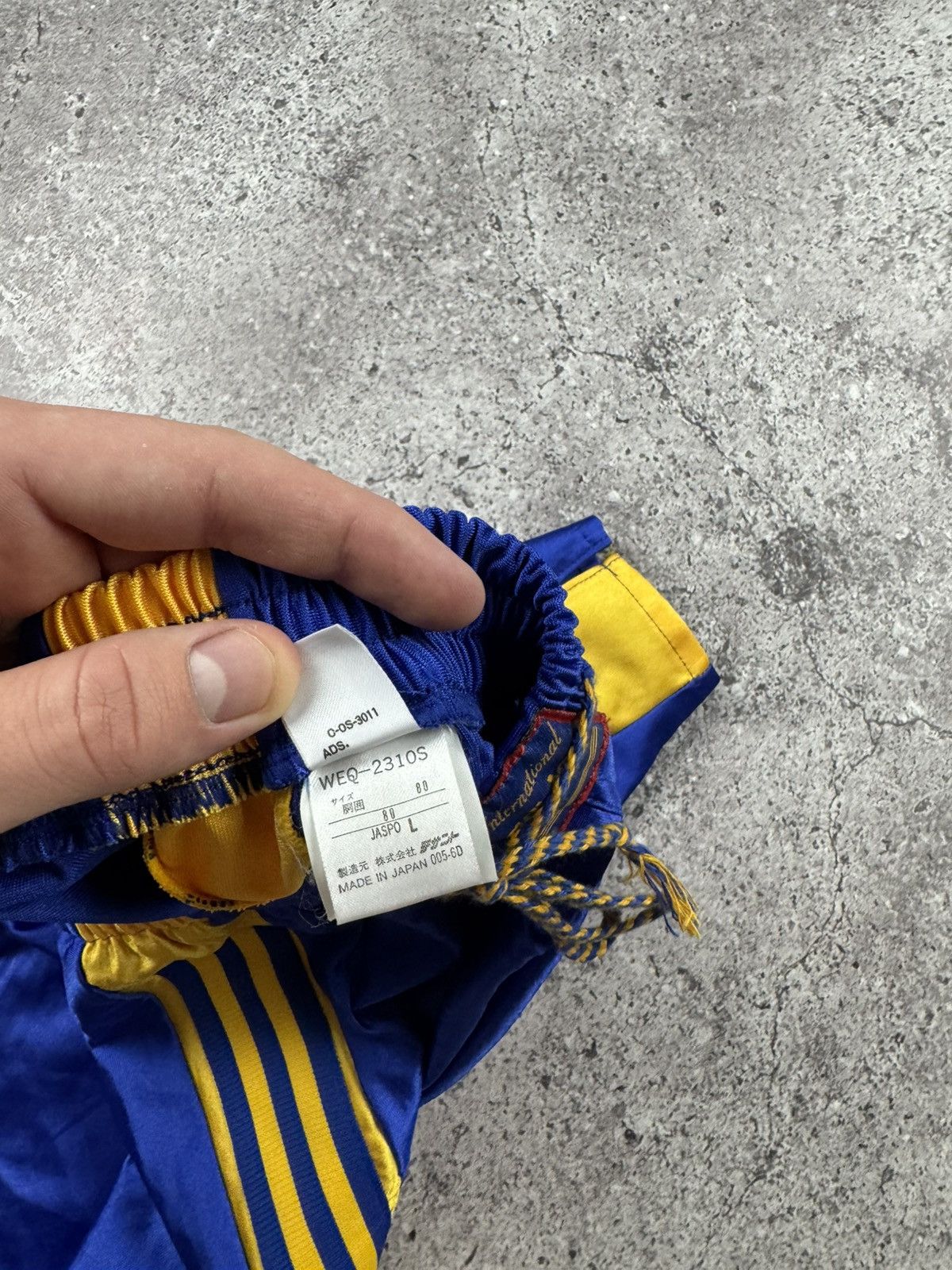 Descente Vintage Adidas Descente Short Pants Made in Japan Rare Y2K Size US 32 / EU 48 - 7 Thumbnail