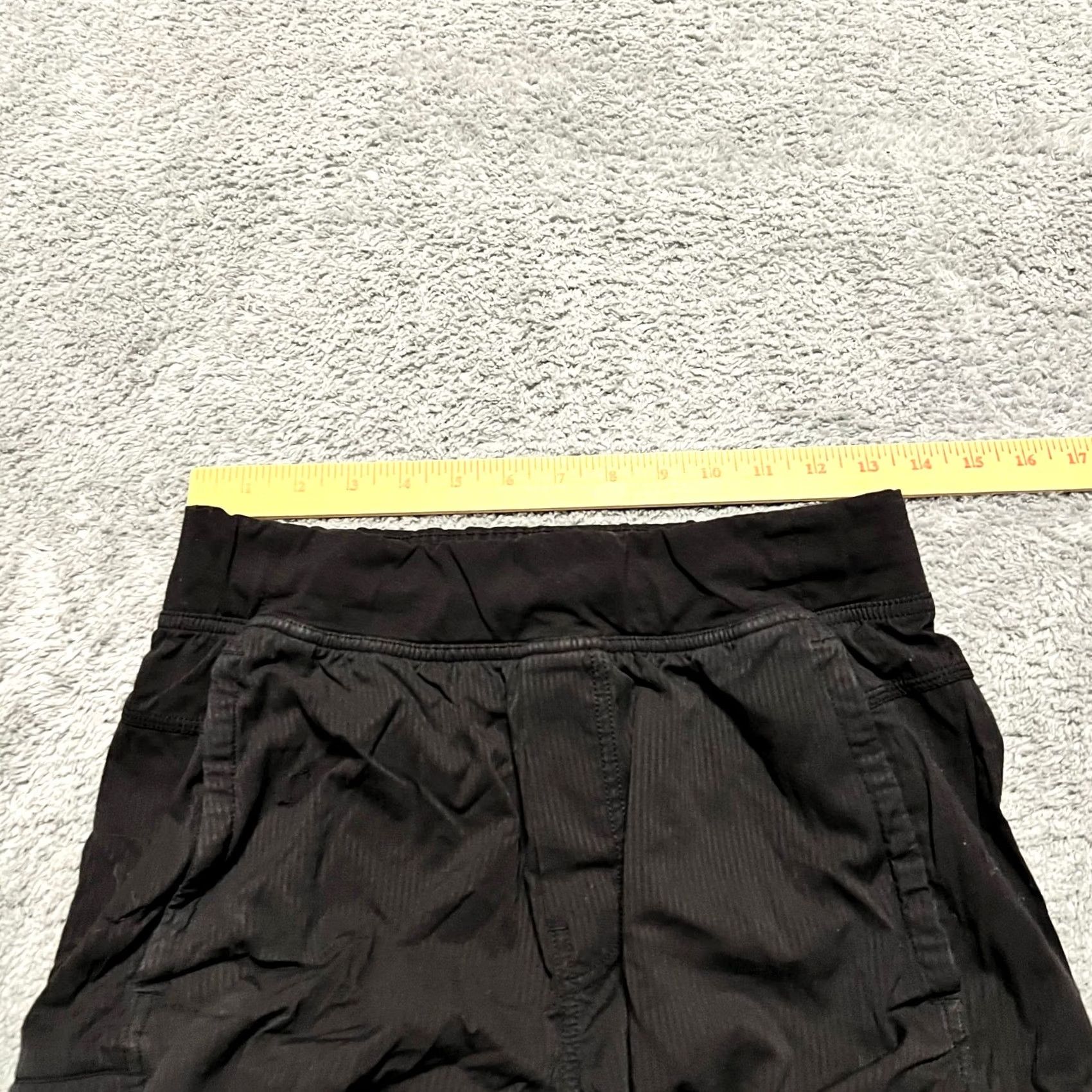Lululemon Lululemon Dance Studio Cropped Capri Black Striped Shorts Womens Medium Size 32" / US 10 / IT 46 - 5 Thumbnail