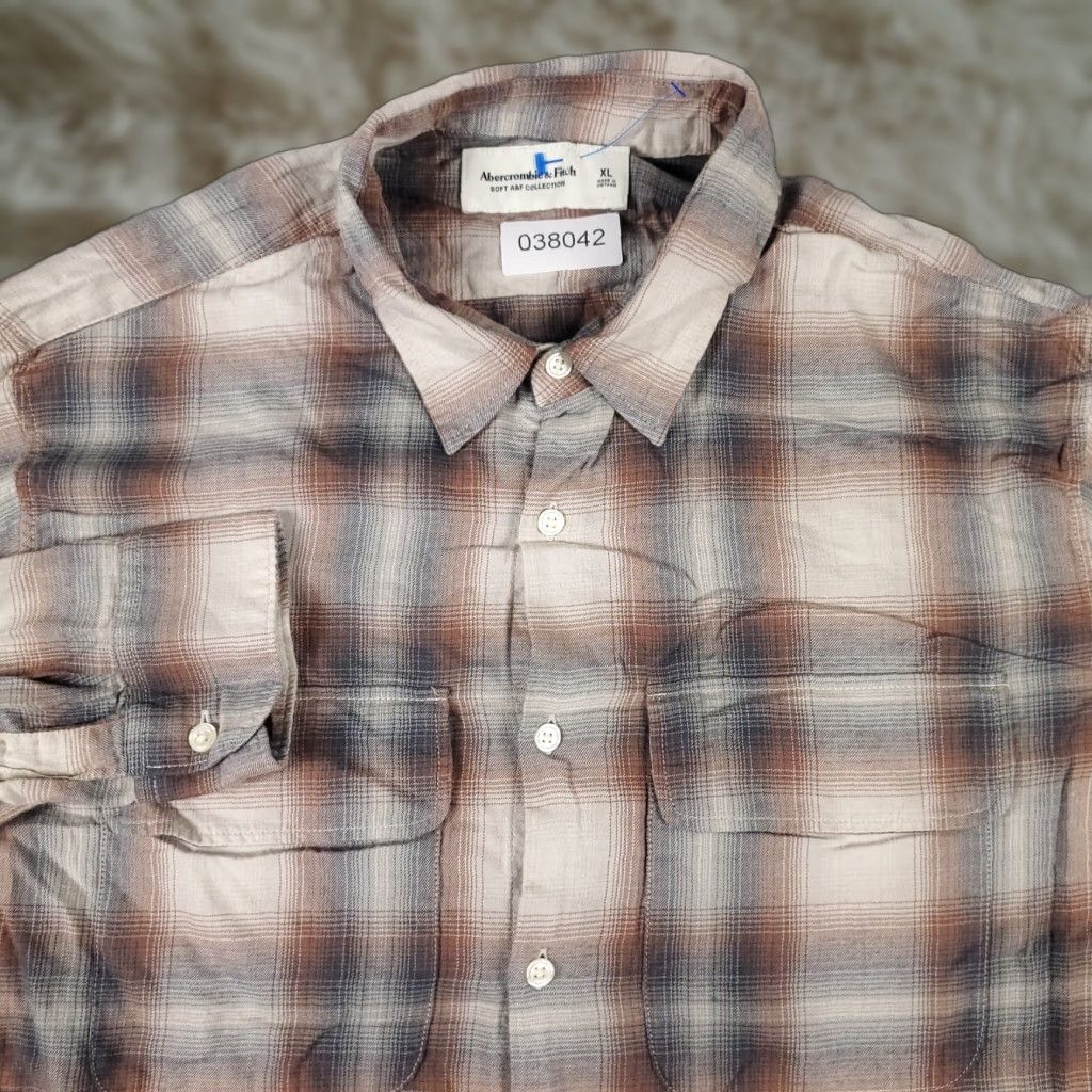 Abercrombie & Fitch Abercrombie & Fitch Shirt Mens XL Gray Plaid Button-Up Long Sleeve Casual Classic Outdoors, Cotton Blend, Regular Fit Size US XL / EU 56 / 4 - 1 Thumbnail