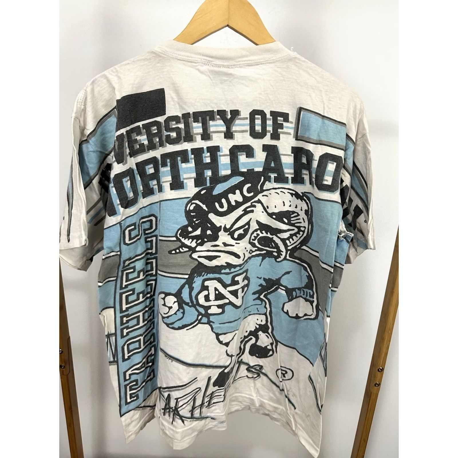 Vintage VTG UNC Carolina Tar Heels T-Shirt M White Thrashed Worn Distressed Rameses AOP All Over Print NCAA ACC Mens Size US M / EU 48-50 / 2 - 4 Thumbnail