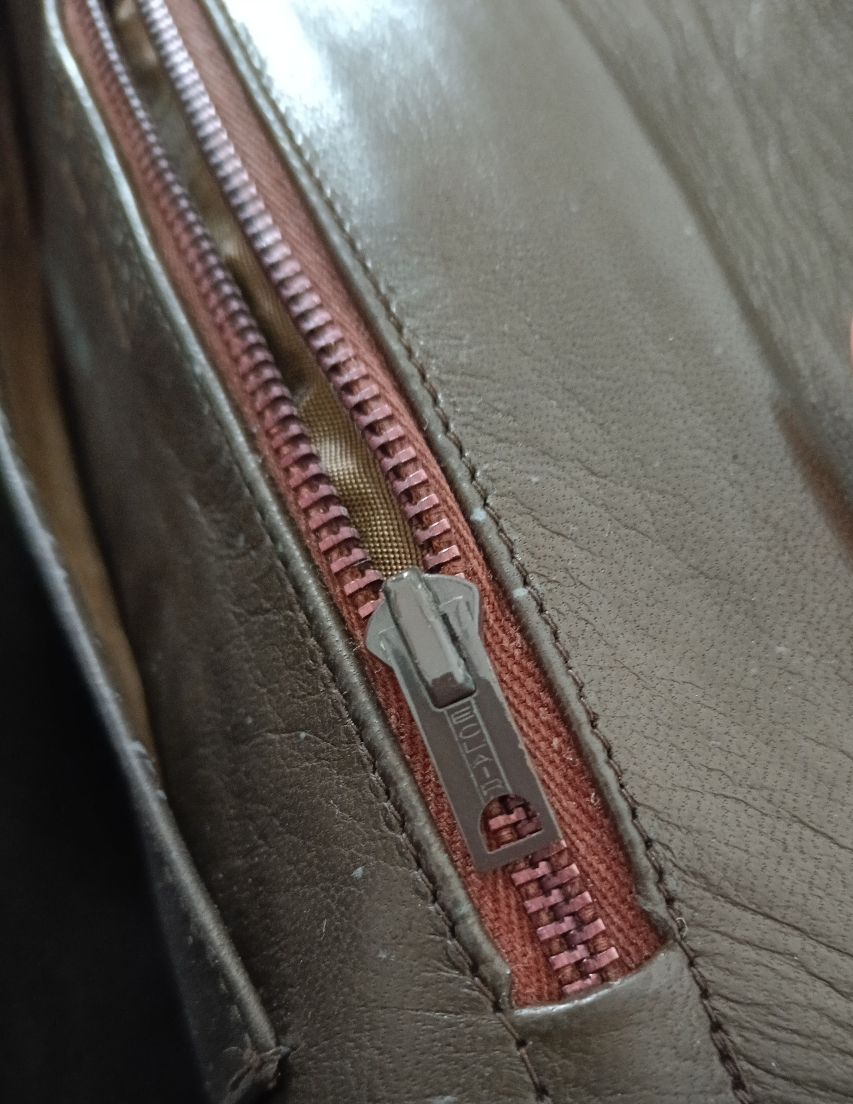 Givenchy VINTAGE GIVENCHY ECLAIR ZIPPER SUEDE LEATHER Size ONE SIZE - 9 Thumbnail