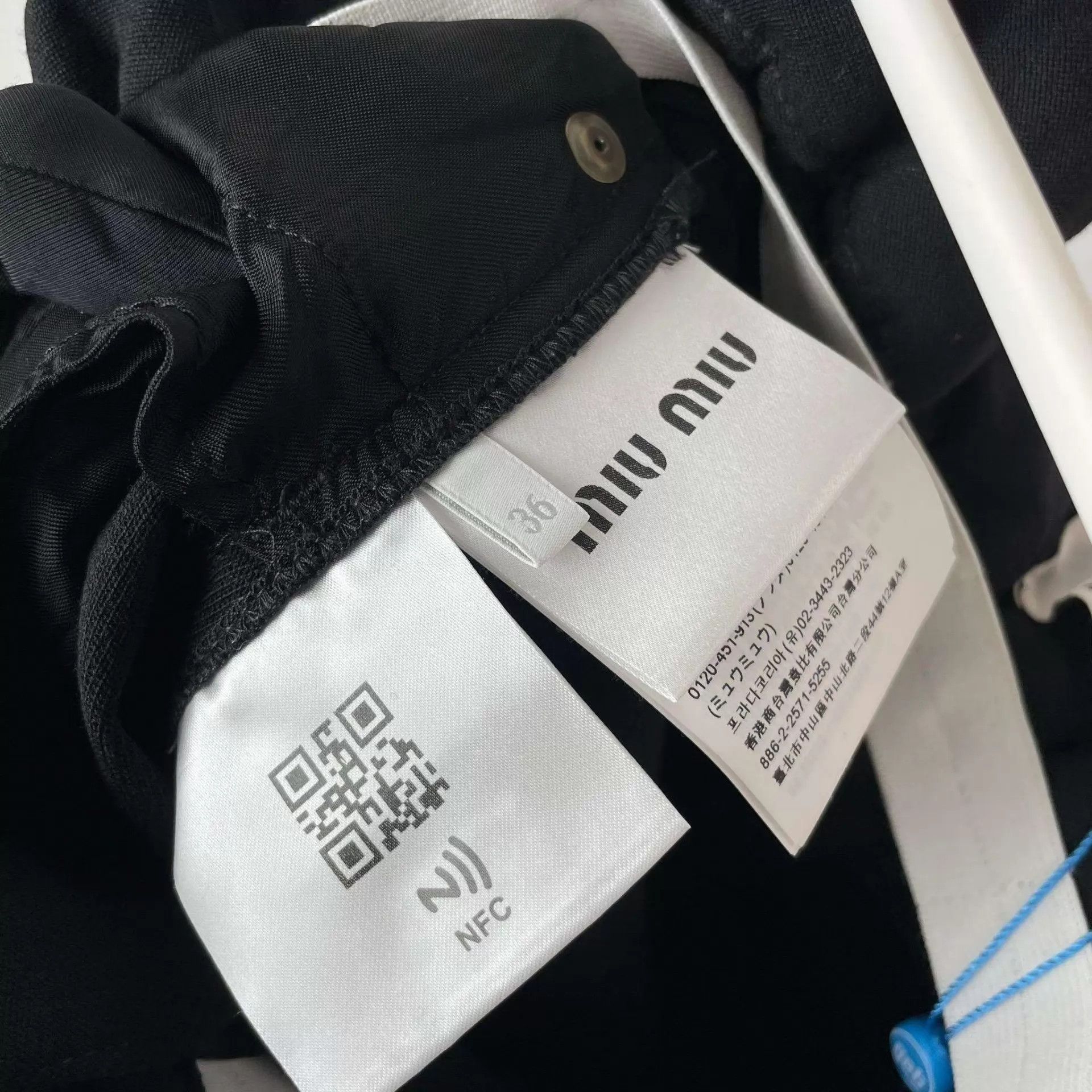 Miu Miu Miu Miu Black Short Size 36 Size 25" / US 0 / IT 36 - 5 Thumbnail