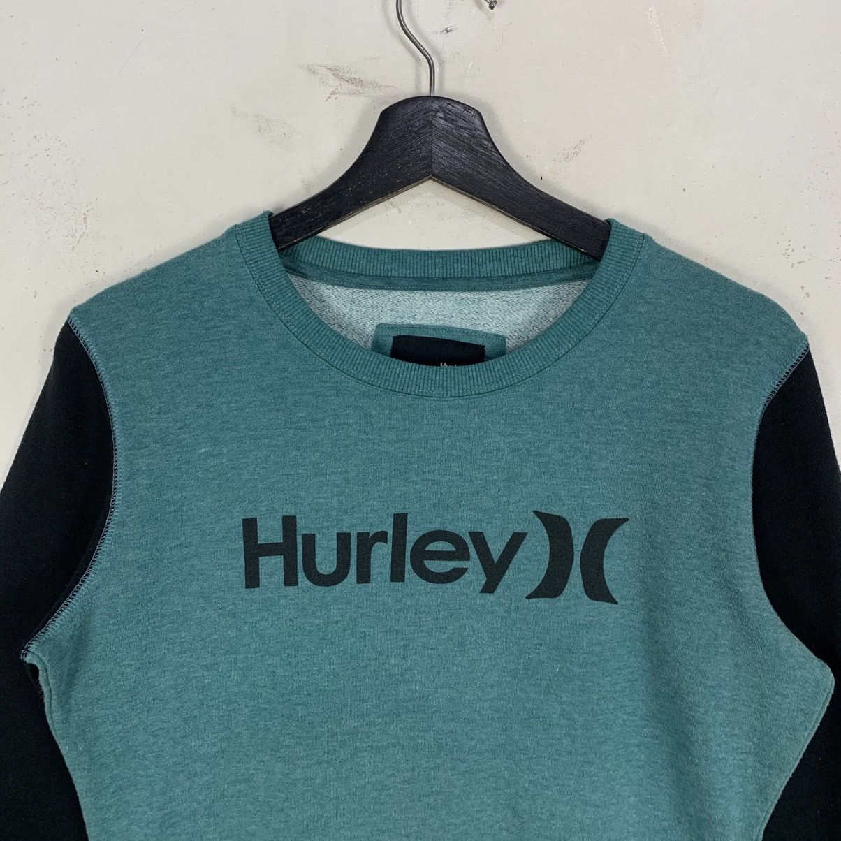 Hurley Hurley Apparel Surf Style JapaneseBrand Sweatshirt Size US S / EU 44-46 / 1 - 5 Thumbnail