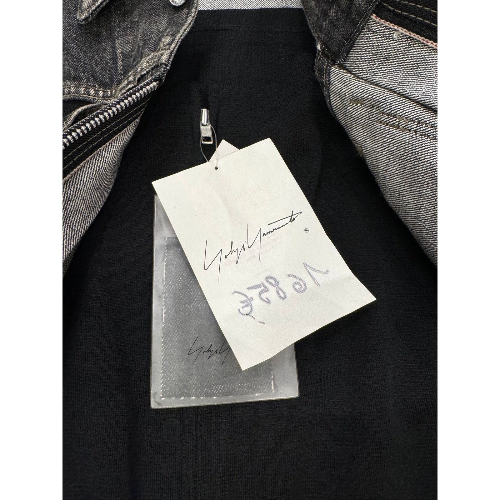 Yohji Yamamoto A/W 2002 Yohji Yamamoto runway deconstructed denim jacket Size M / US 6-8 / IT 42-44 - 9 Thumbnail
