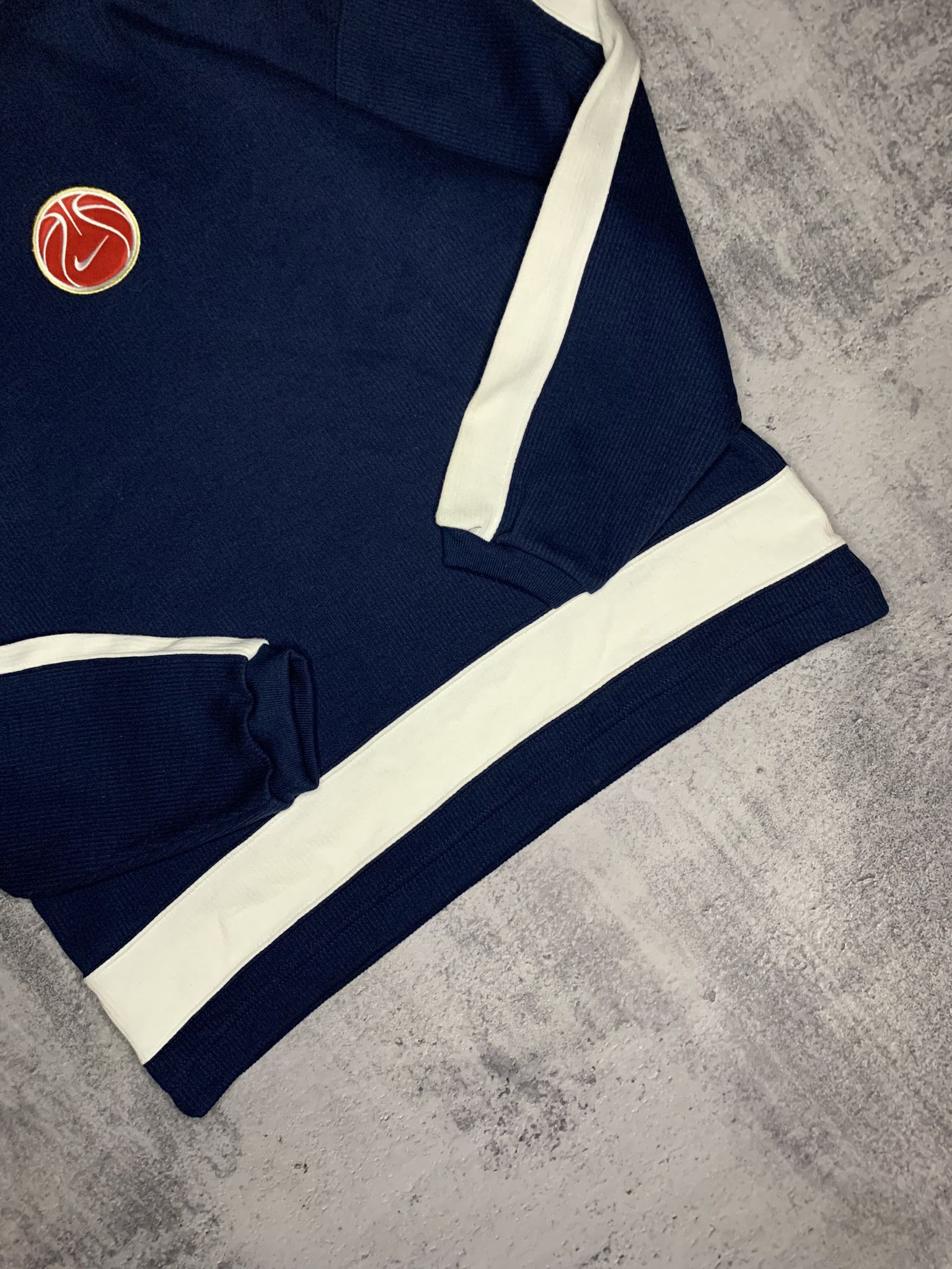 Nike Vintage 90s Nike Basketball Hoodie Size US M / EU 48-50 / 2 - 4 Thumbnail