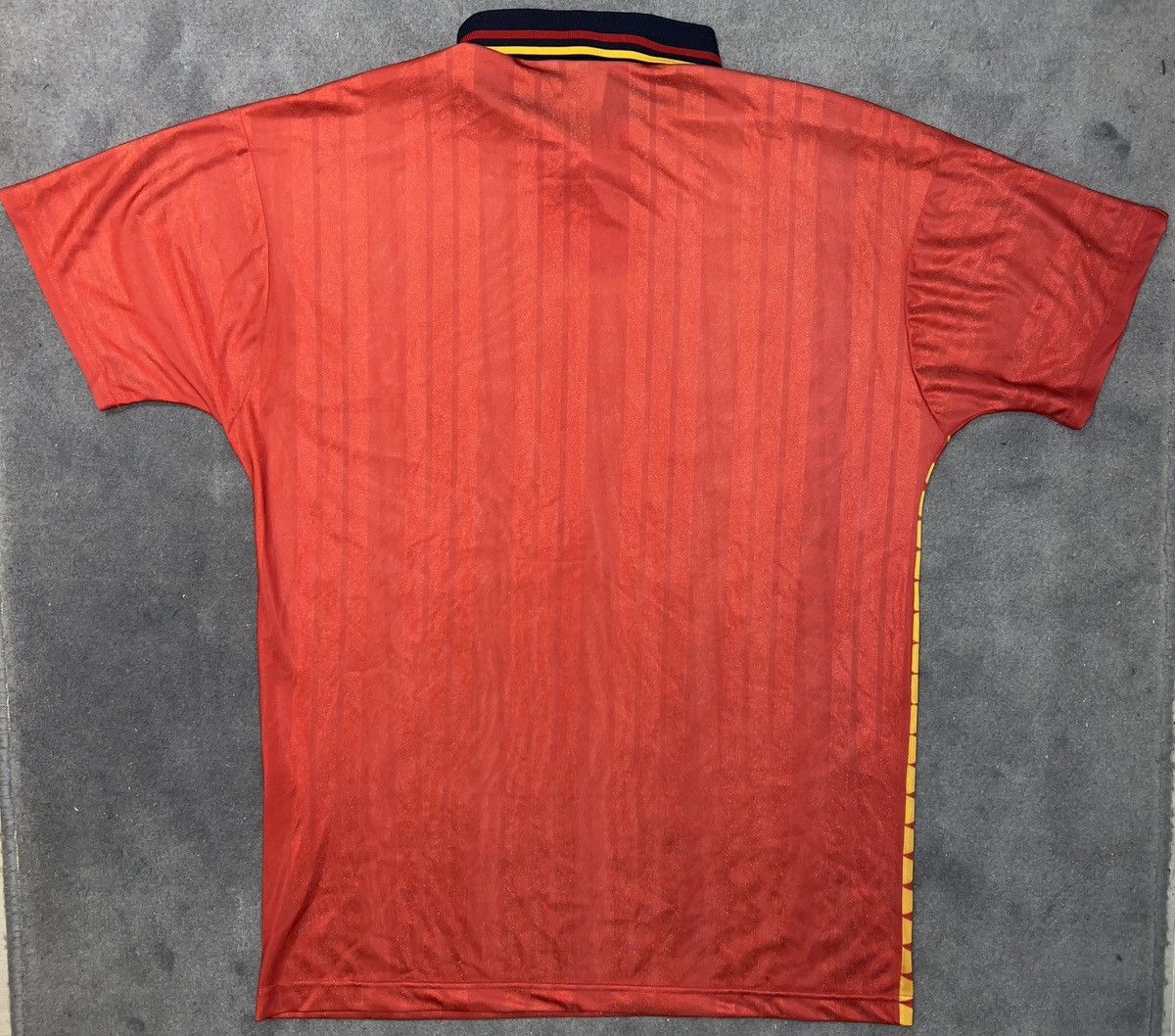 Adidas SPAIN 1994 home shirt Size US L / EU 52-54 / 3 - 2 Thumbnail