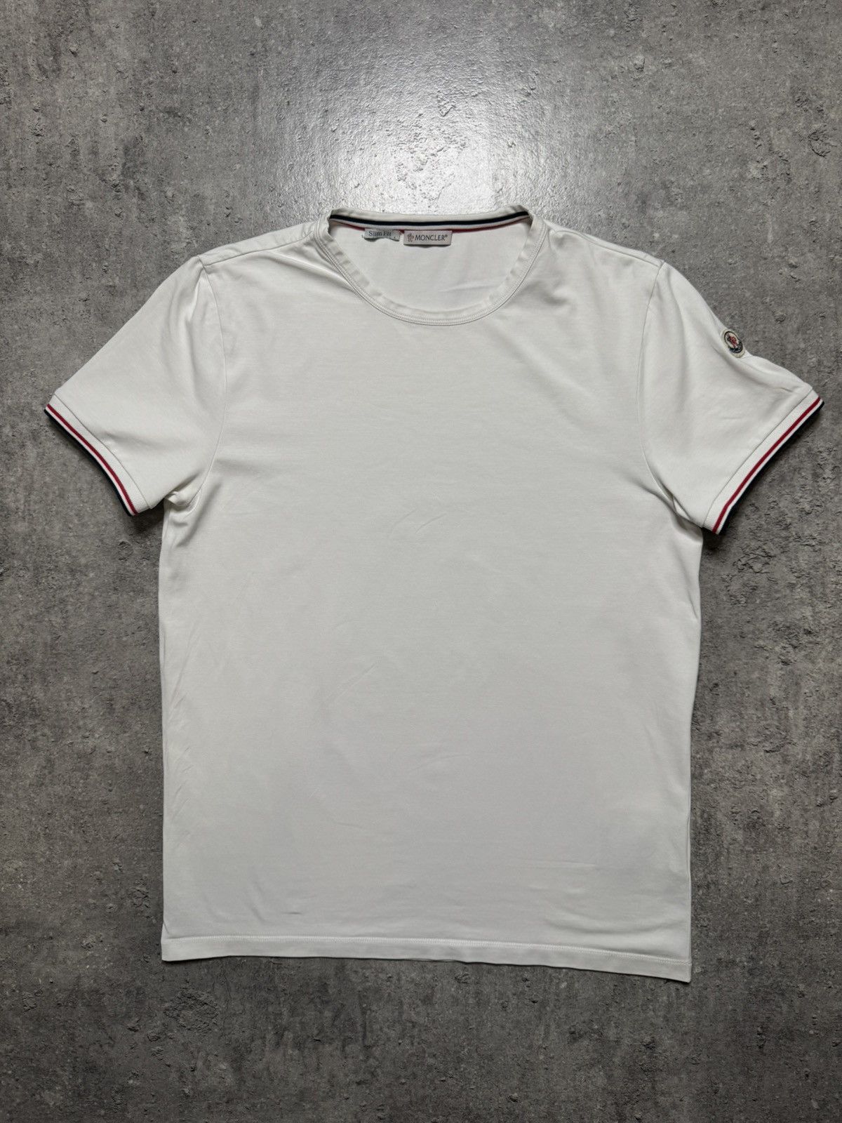 Moncler Moncler Slim Fit Cotton BLK Plain Patch Logo T-shirt Size US L / EU 52-54 / 3 - 1 Thumbnail