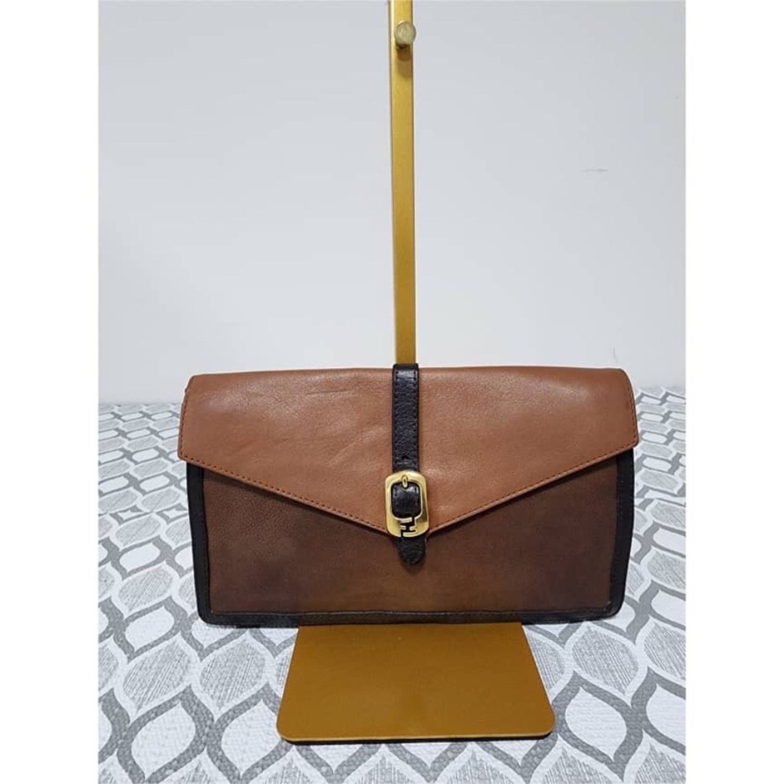 Fendi Fendi Leather Patent Leather Trim Fendista Envelope Clutch Size ONE SIZE - 1 Thumbnail