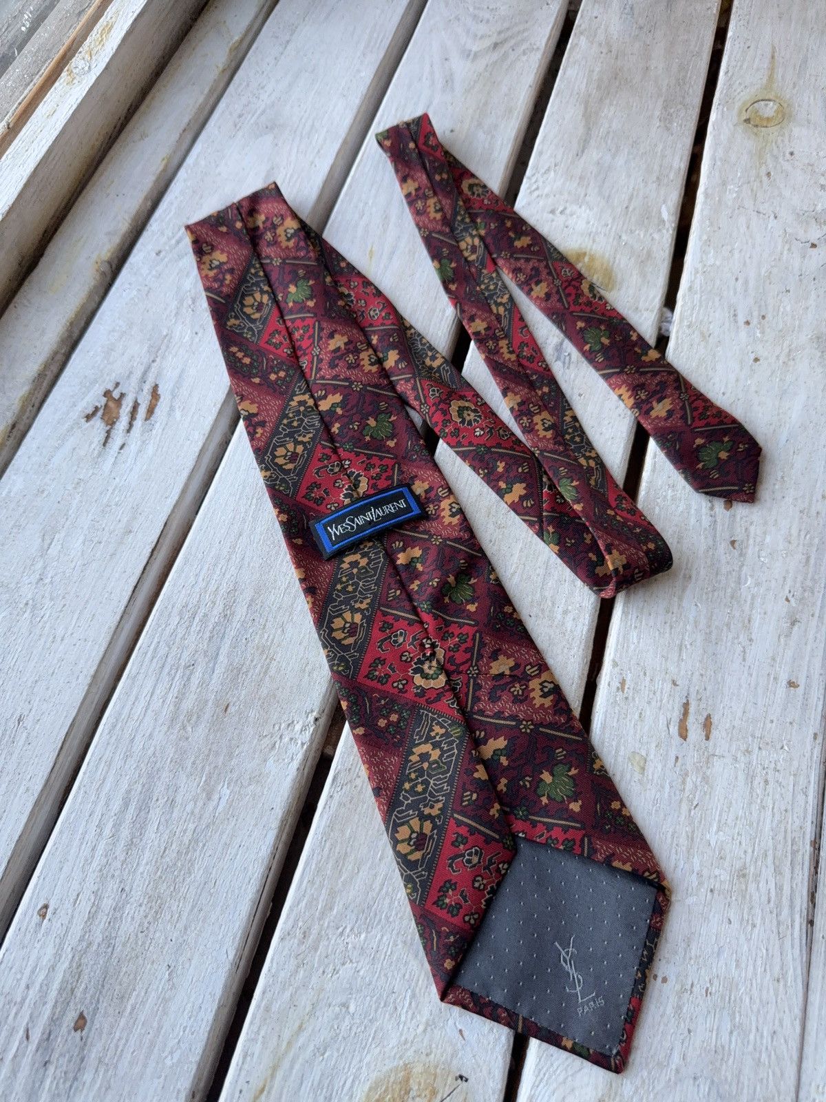Designer × Yves Saint Laurent Vintage YSL Ornate Silk Tie – Red Floral Geometric Pattern Size ONE SIZE - 4 Thumbnail