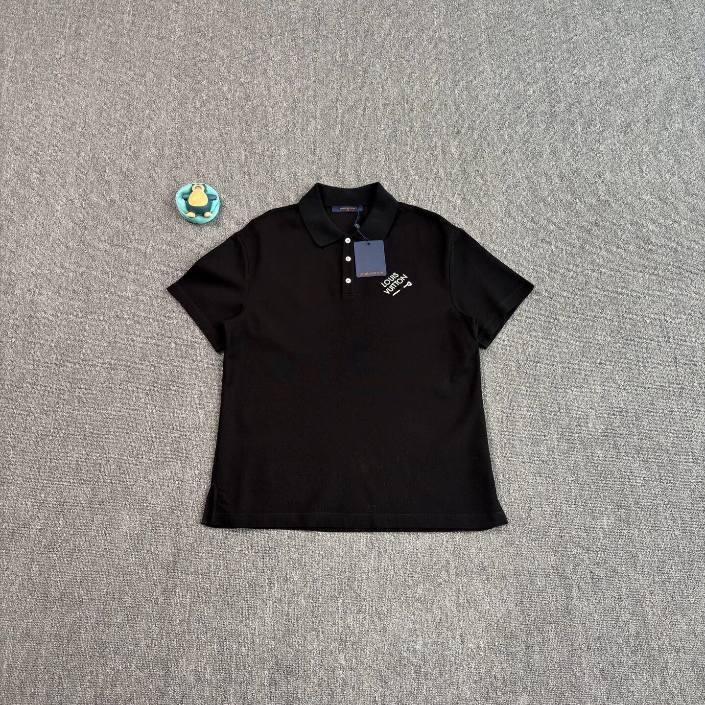 Louis Vuitton LV Stitch Logo Black Pin Polo M Near New Size US M / EU 48-50 / 2 - 1 Thumbnail