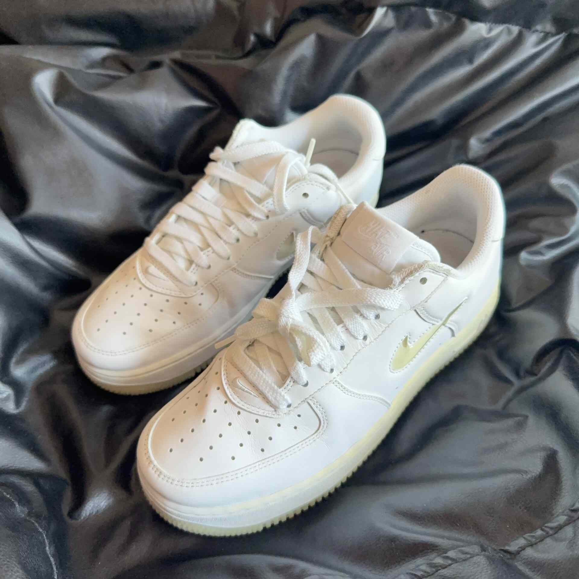 Nike Nike White Lowtop Sneakers 41 Men Size US 8.5 / EU 41-42 - 1 Thumbnail