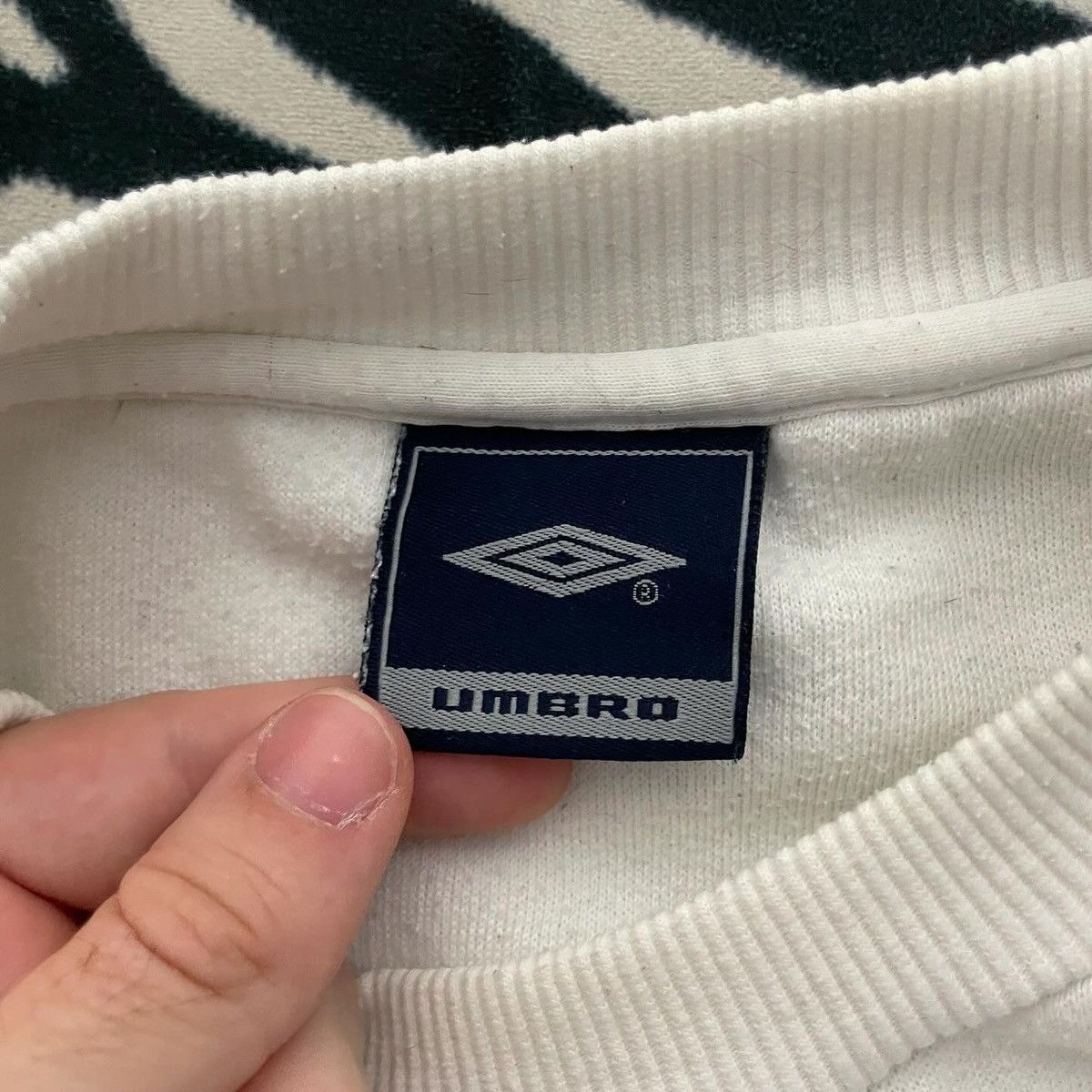 Umbro × Vintage Vintage 90s Umbro Embroidery Logo Sweatshirt Japanese style Size US L / EU 52-54 / 3 - 3 Thumbnail