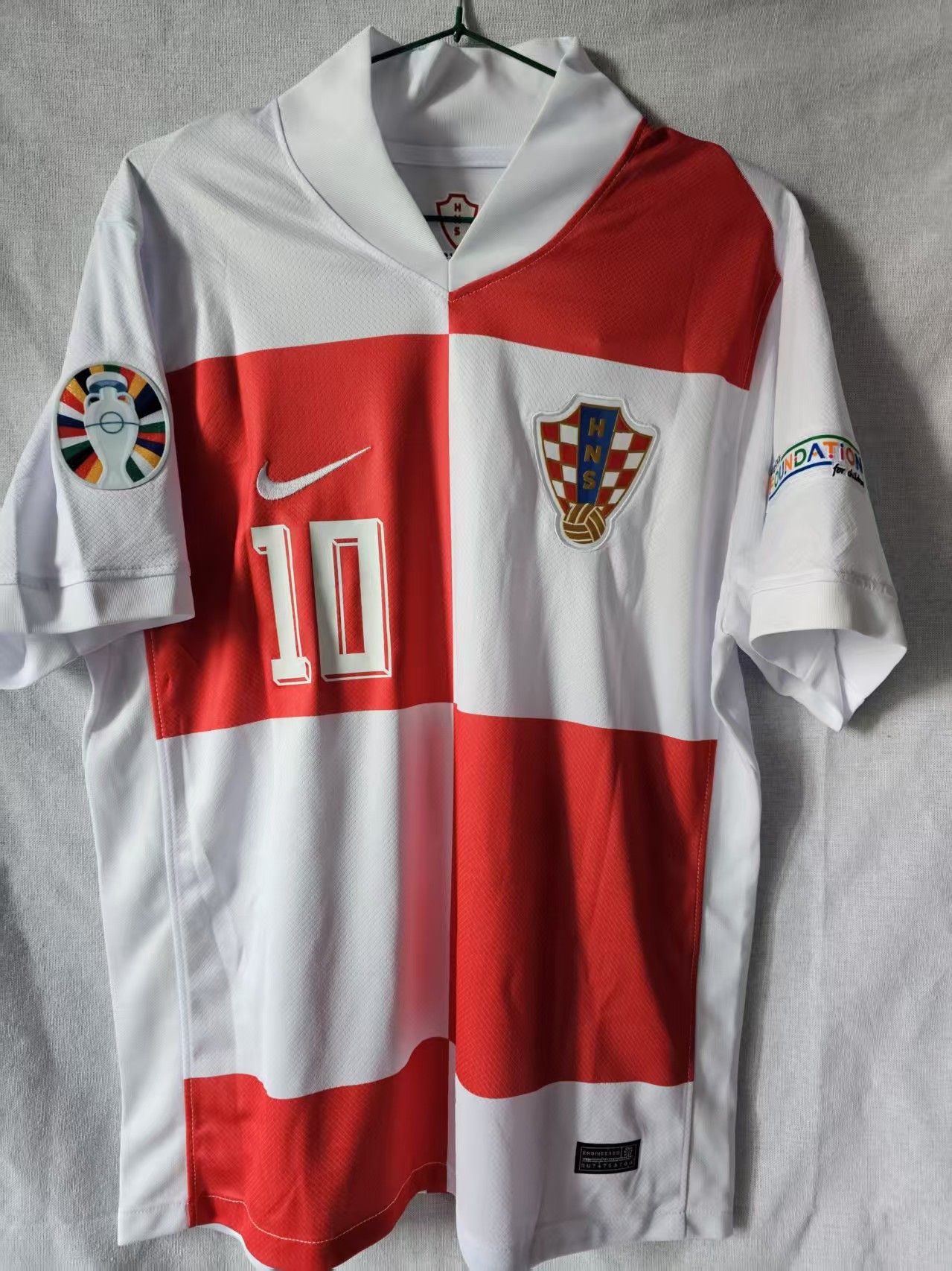 Other 2024 Croatia #10 Luka Modrić Jersey Home S Size US S / EU 44-46 / 1 - 2 Thumbnail