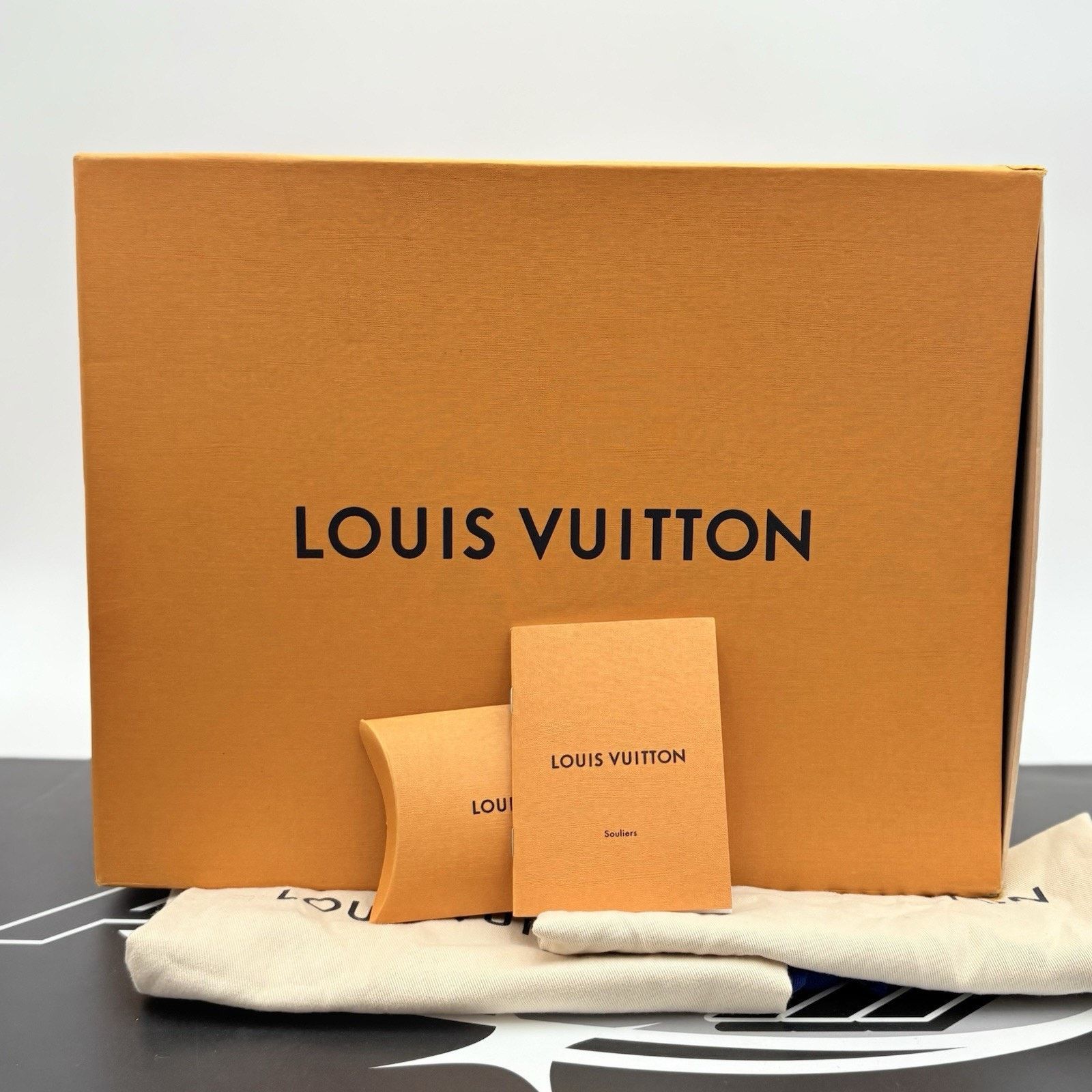 Louis Vuitton Louis Vuitton Run Away Sneaker ' Tri-Color ' | ONLY WORN 1x Size US 8 / EU 41 - 15 Thumbnail