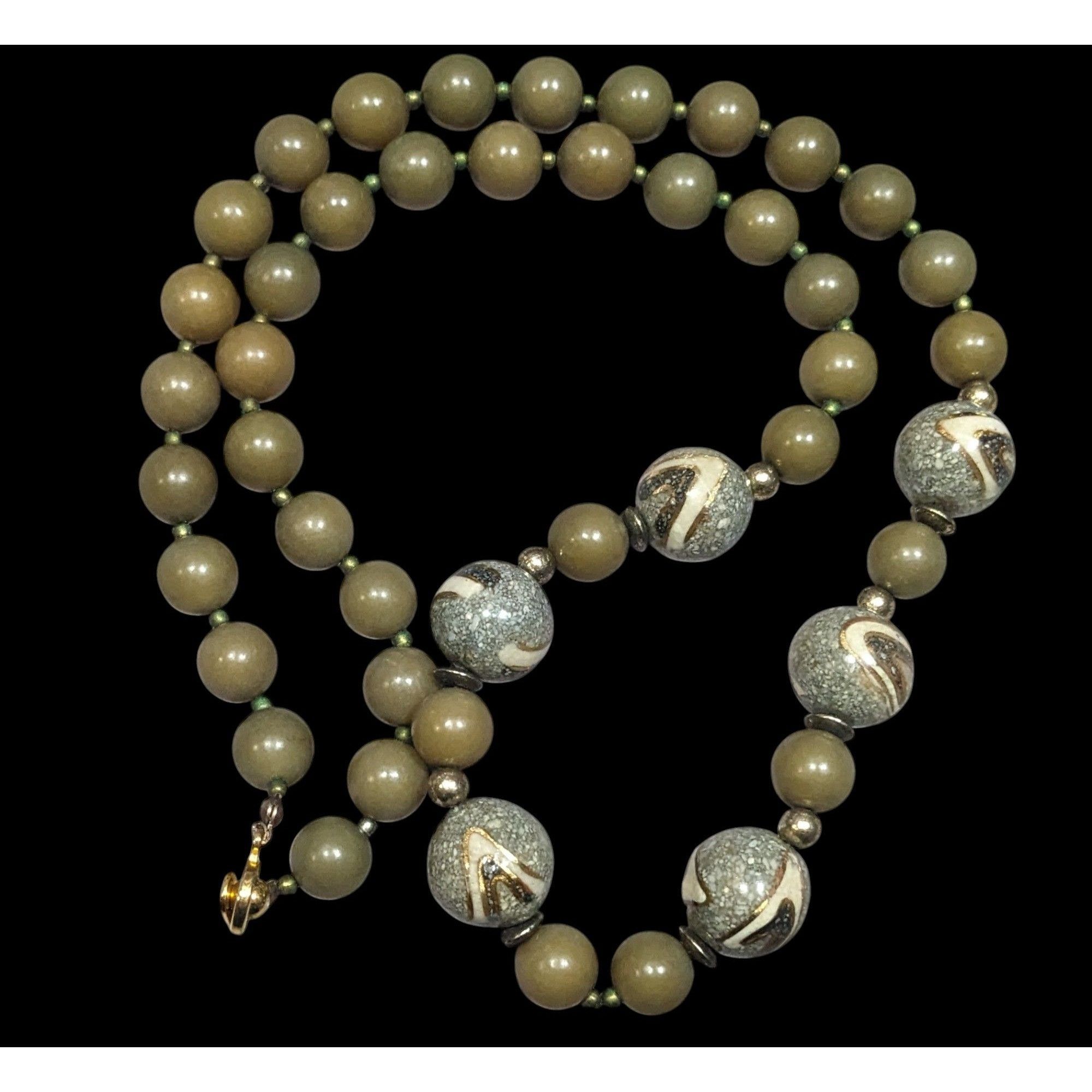 Other Retro Green And Grey Beaded Necklace With Crushed Stone Acce Size ONE SIZE - 1 Thumbnail