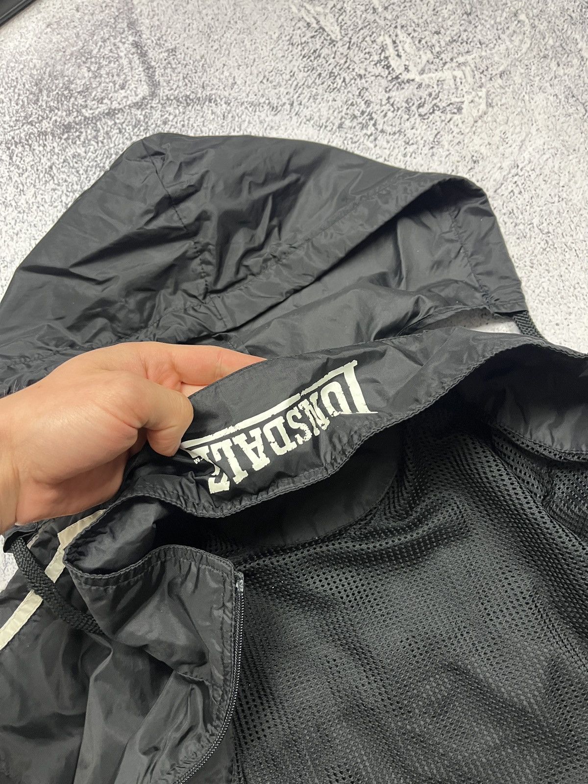 Lonsdale Vintage Lonsdale UK Retro Windbreaker Track Light Jacket Size US L / EU 52-54 / 3 - 13 Thumbnail
