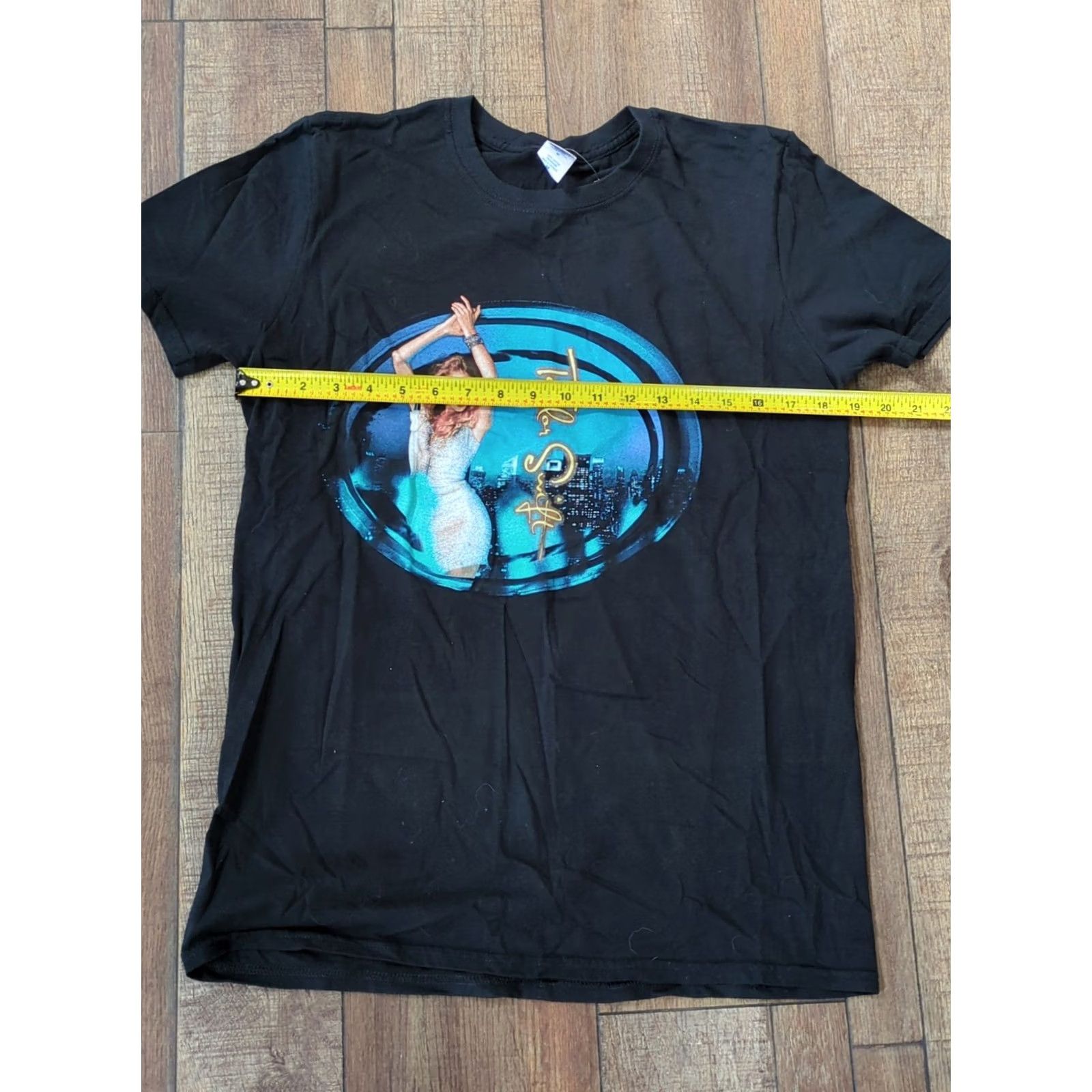 Gildan Taylor Swift Speak Now World Tour T-Shirt M Black Graphic 2011 Concert Womens T-Shirt Graphic Print Logo Vintage Yes Size M / US 6-8 / IT 42-44 - 4 Thumbnail