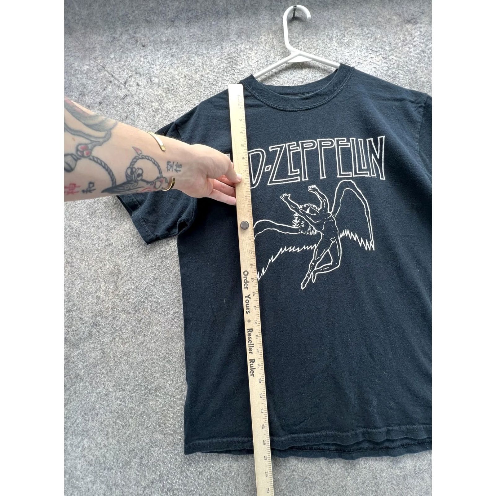 Gildan Led Zeppelin Mens Shirt M Black Graphic Tee Gildan Heavy Cotton Rock Band Short Sleeve Crew Neck Size US M / EU 48-50 / 2 - 2 Thumbnail