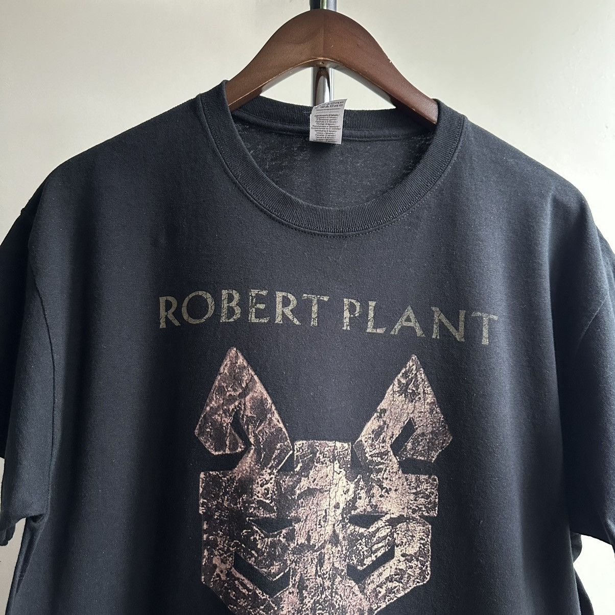 Band Tees × Led Zeppelin × Vintage VINTAGE Y2K ROBERT PLANT HEAVEN KNOWS TEE Size US L / EU 52-54 / 3 - 2 Thumbnail