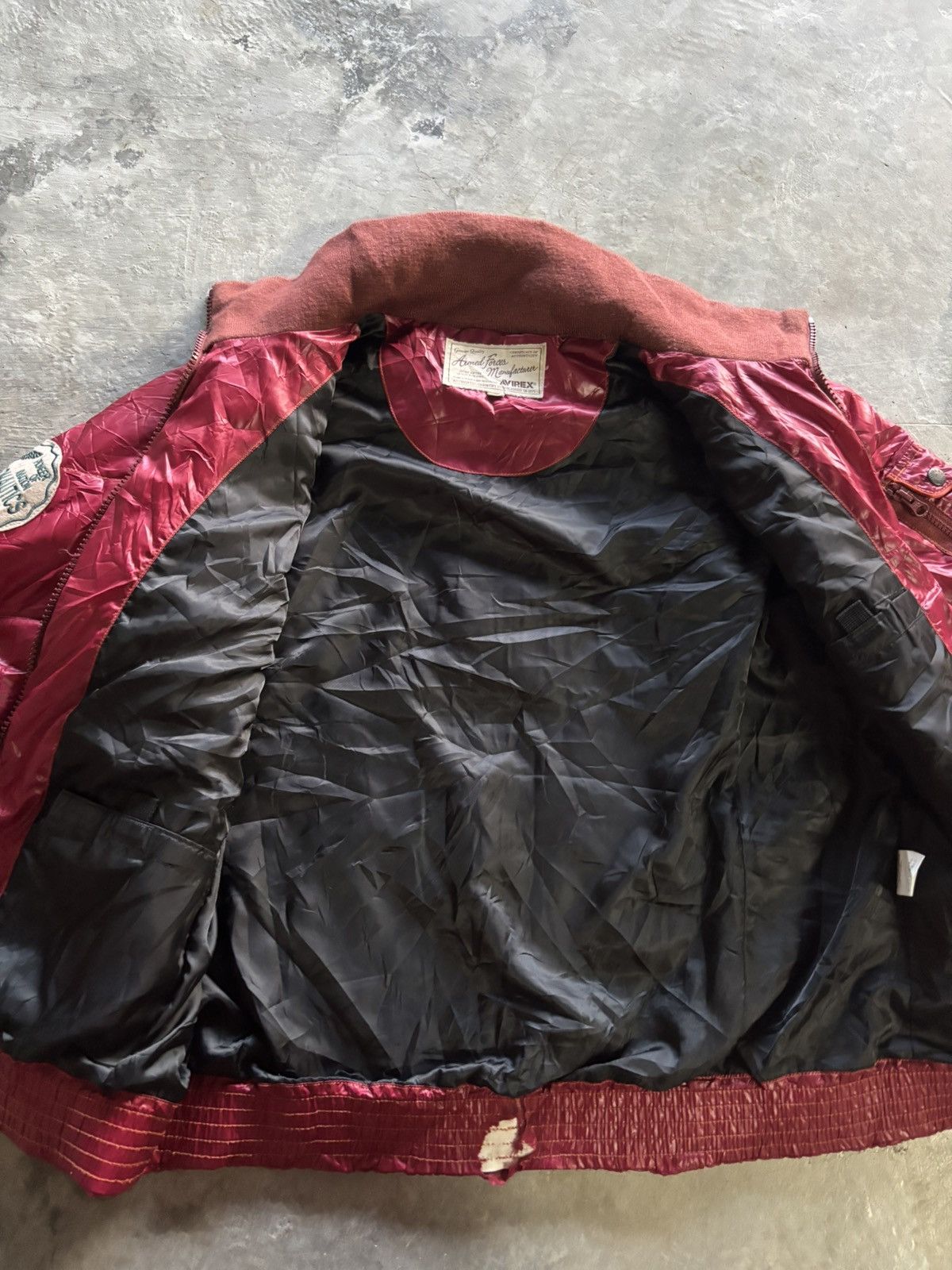 Avirex AVIREX puffer jacket big logo backhit sick design Size US L / EU 52-54 / 3 - 12 Thumbnail