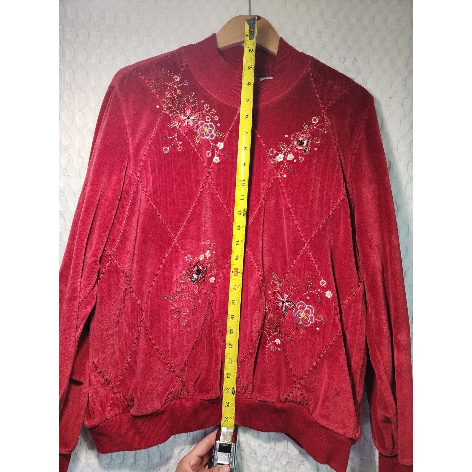 Other Alfred Dunner Vintage Medium Red Velvet Sweatshirt Size M / US 6-8 / IT 42-44 - 5 Thumbnail