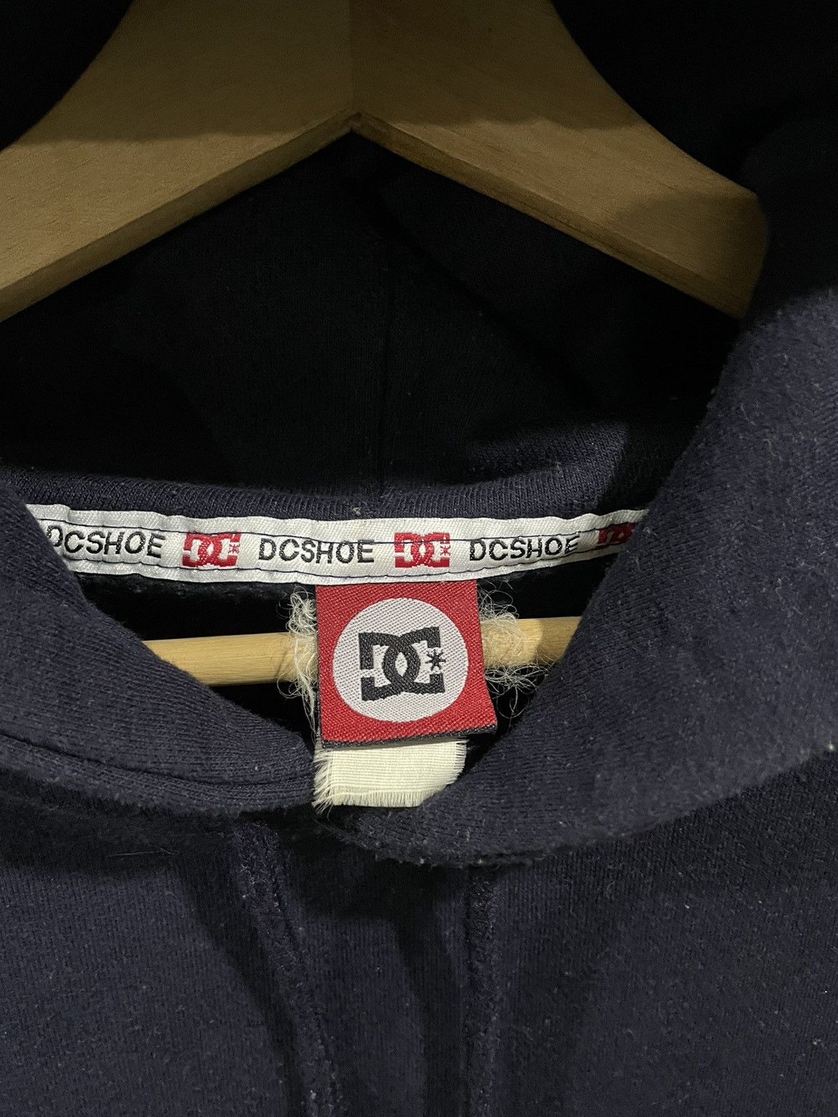 DC × Vintage Vintage DC Shoe Pullover Hoodie Size US XL / EU 56 / 4 - 4 Thumbnail