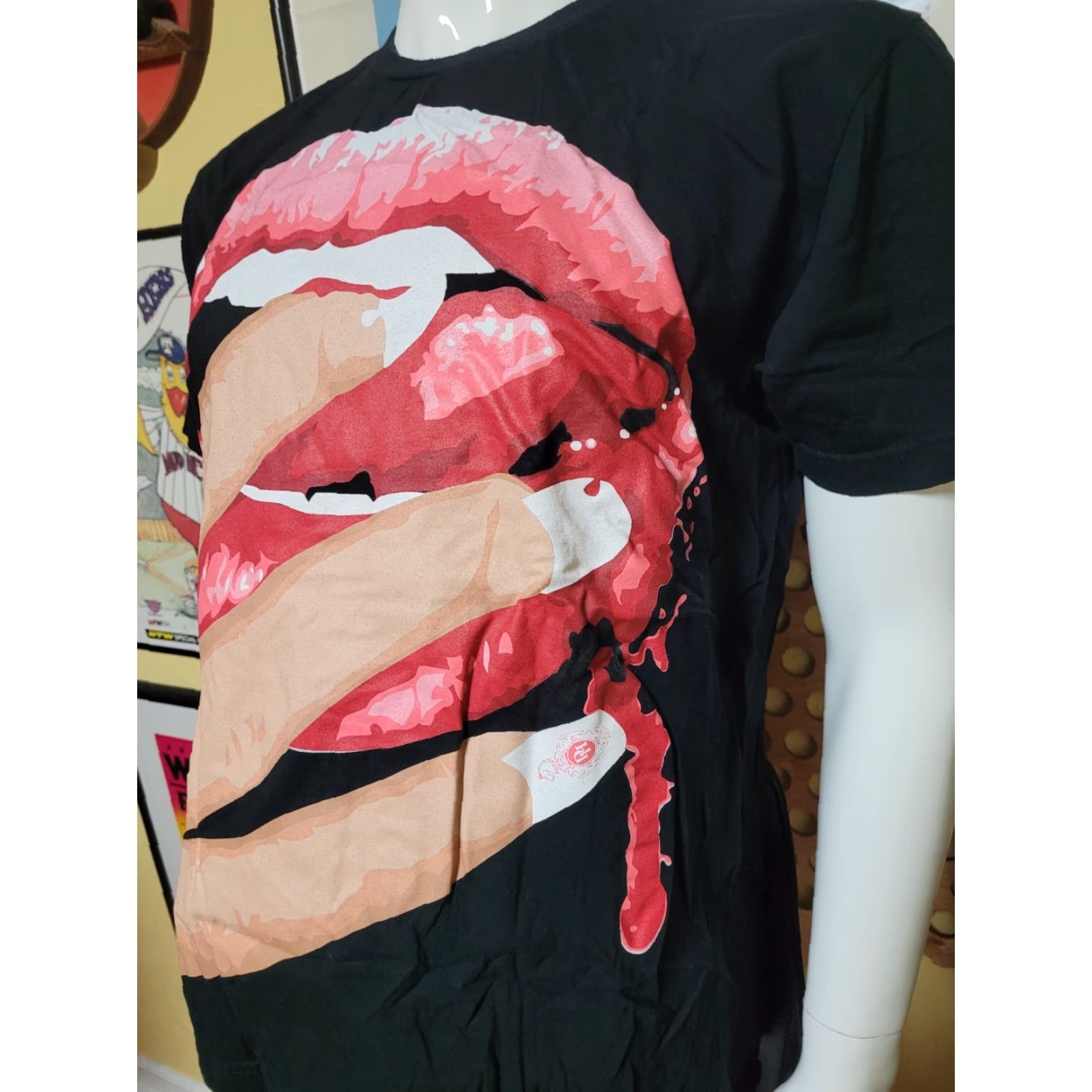 Vintage Darkhorse T-Shirt Giant Lips Sexy Fingernails Bloody Slasher Claw Large Size US L / EU 52-54 / 3 - 2 Thumbnail