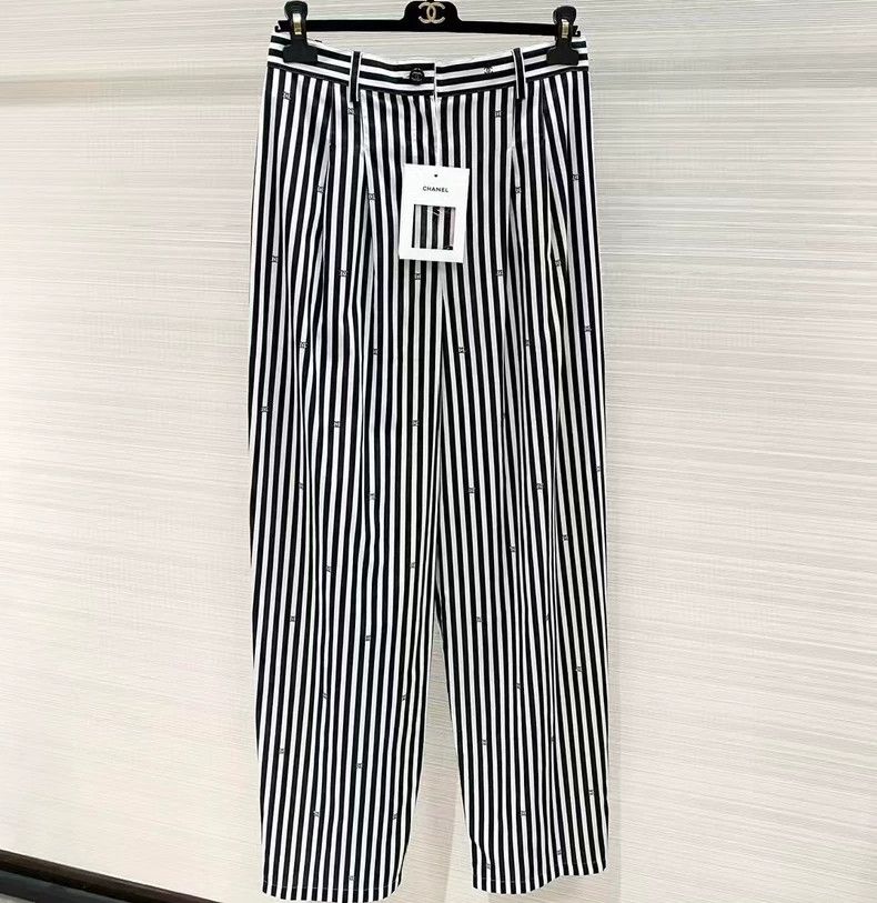 Chanel Chanel Black and white striped diamond logo casual pants Size 25" / US 0 / IT 36 - 1 Thumbnail