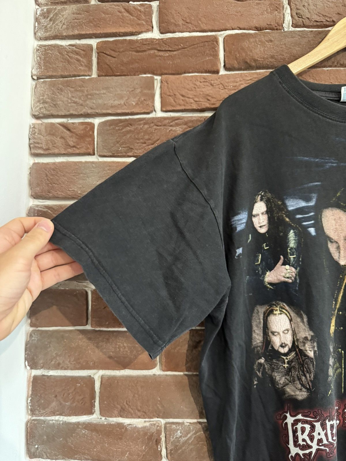 Band Tees Rate Vintage 90s Cradle Of Filth Dani Filth Band T-shirt Size US XL / EU 56 / 4 - 3 Thumbnail