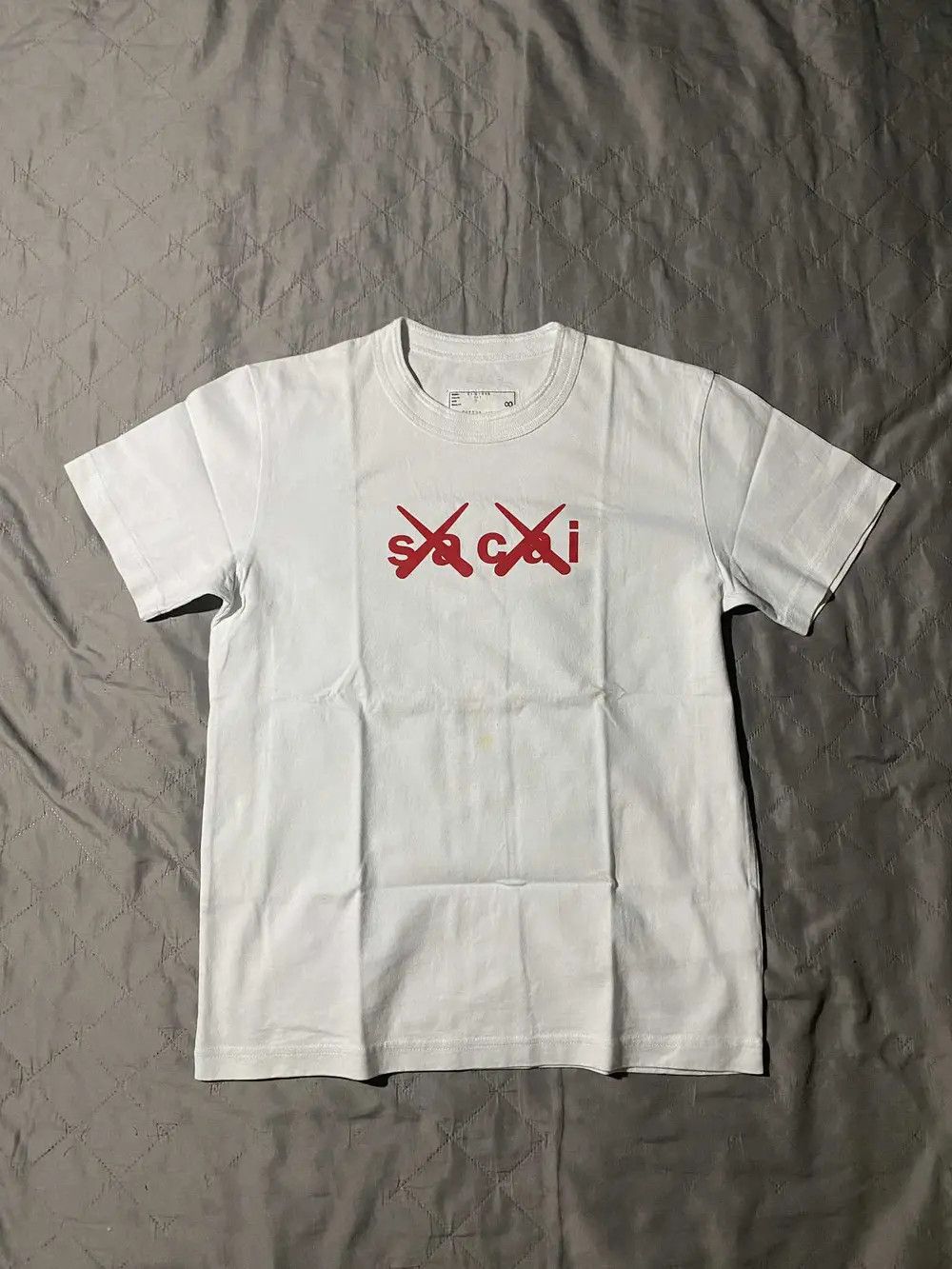 Kaws × Sacai KAWS x Sacai Flock Print T-shirt Size S / US 4 / IT 40 - 2 Thumbnail